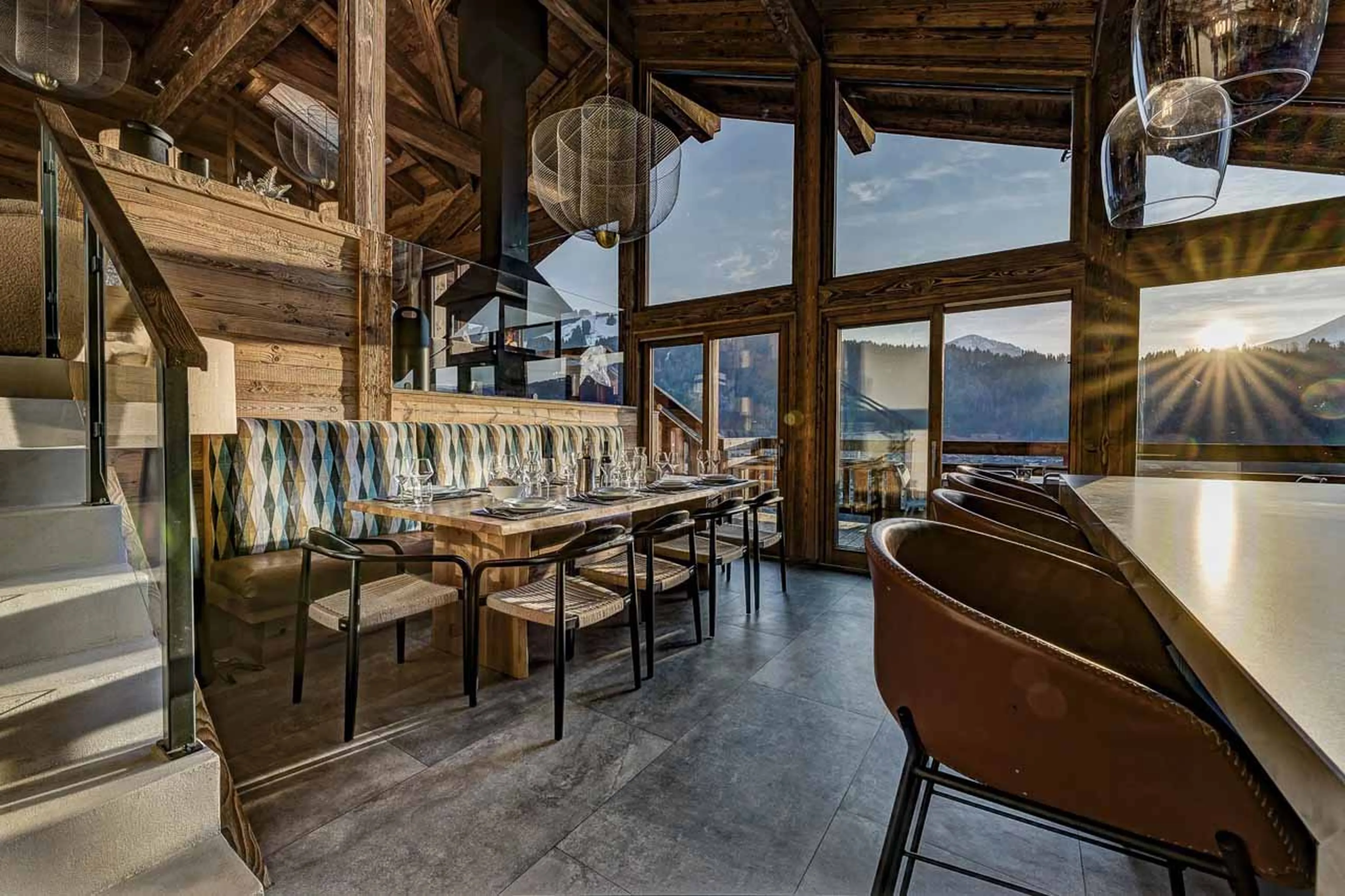 Kitchen and dining area at Chalet Goldilocks in Morzine