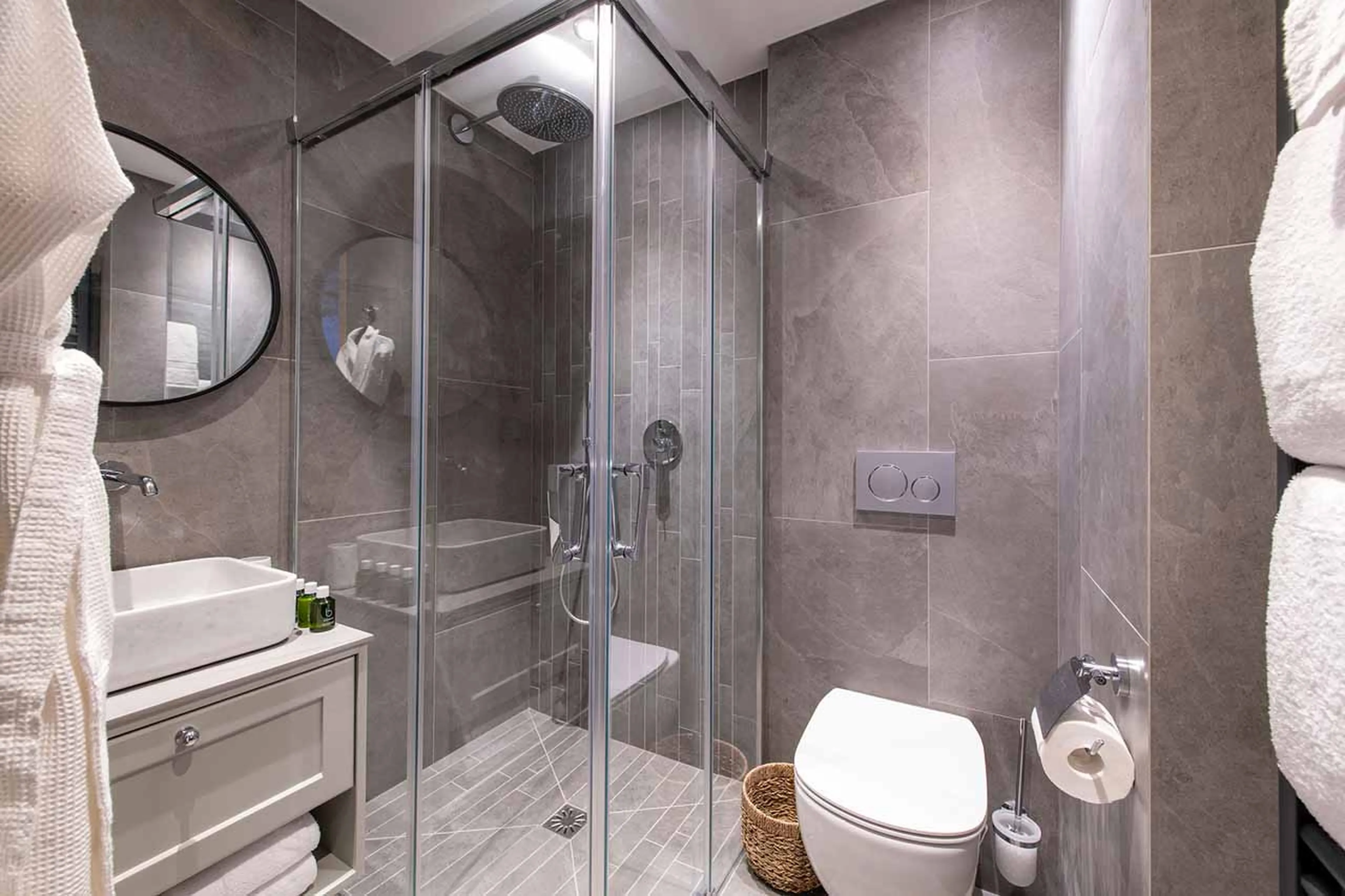 Bathroom four at Chalet Goldilocks & Three Bears in Morzine