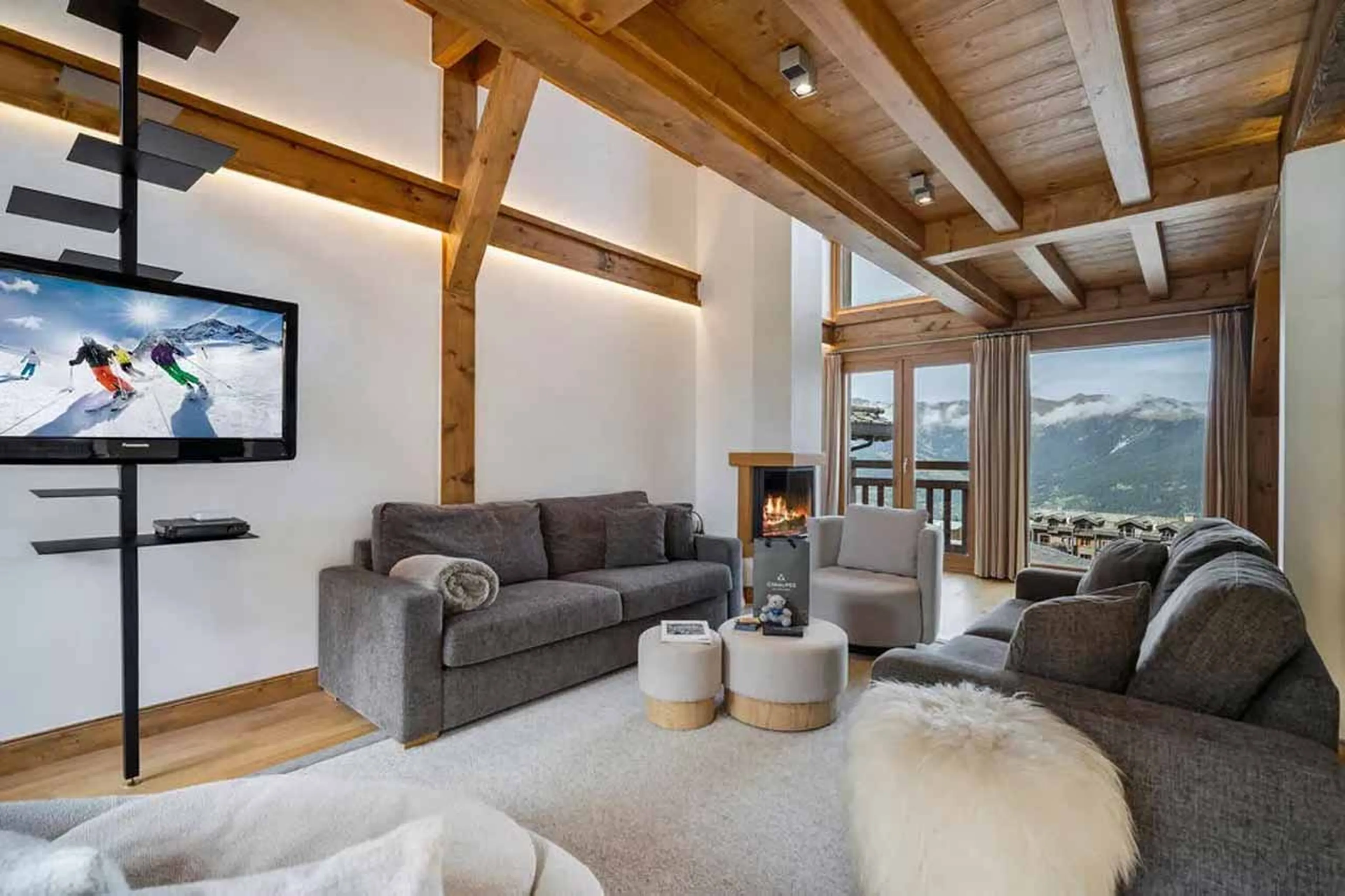 Livng area tv at Grace Dieu in Courchevel 1850