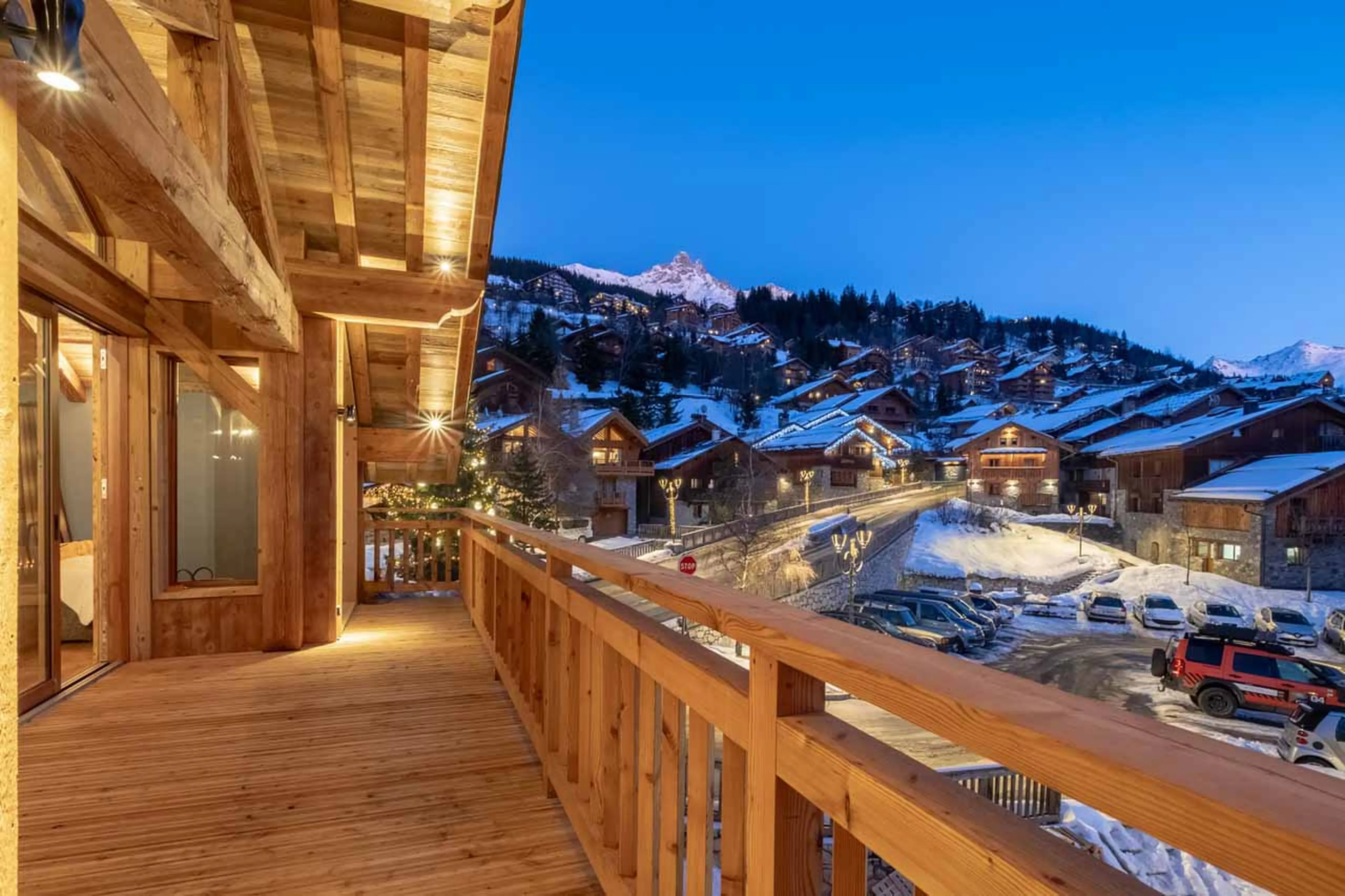 Balcony with resort views in Chalet Grande Kalinka, Meribel