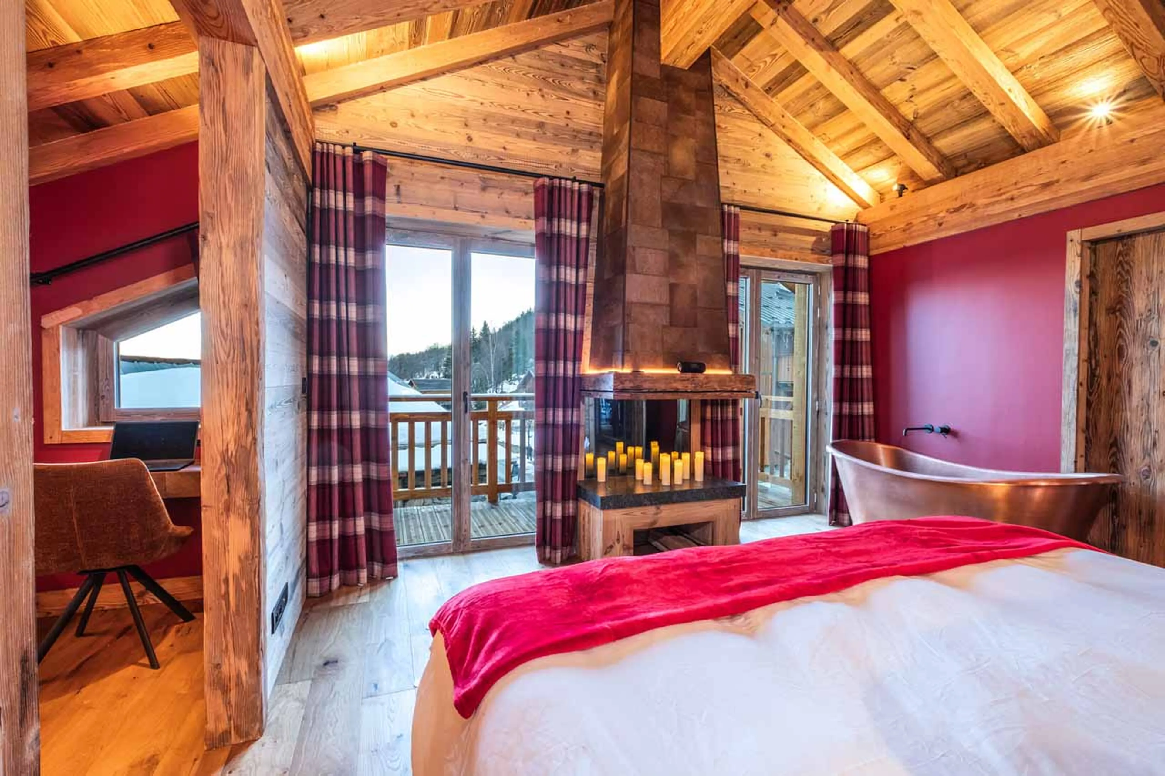 Access to balcony through glass doors in Chalet Grande Kalinka, Meribel
