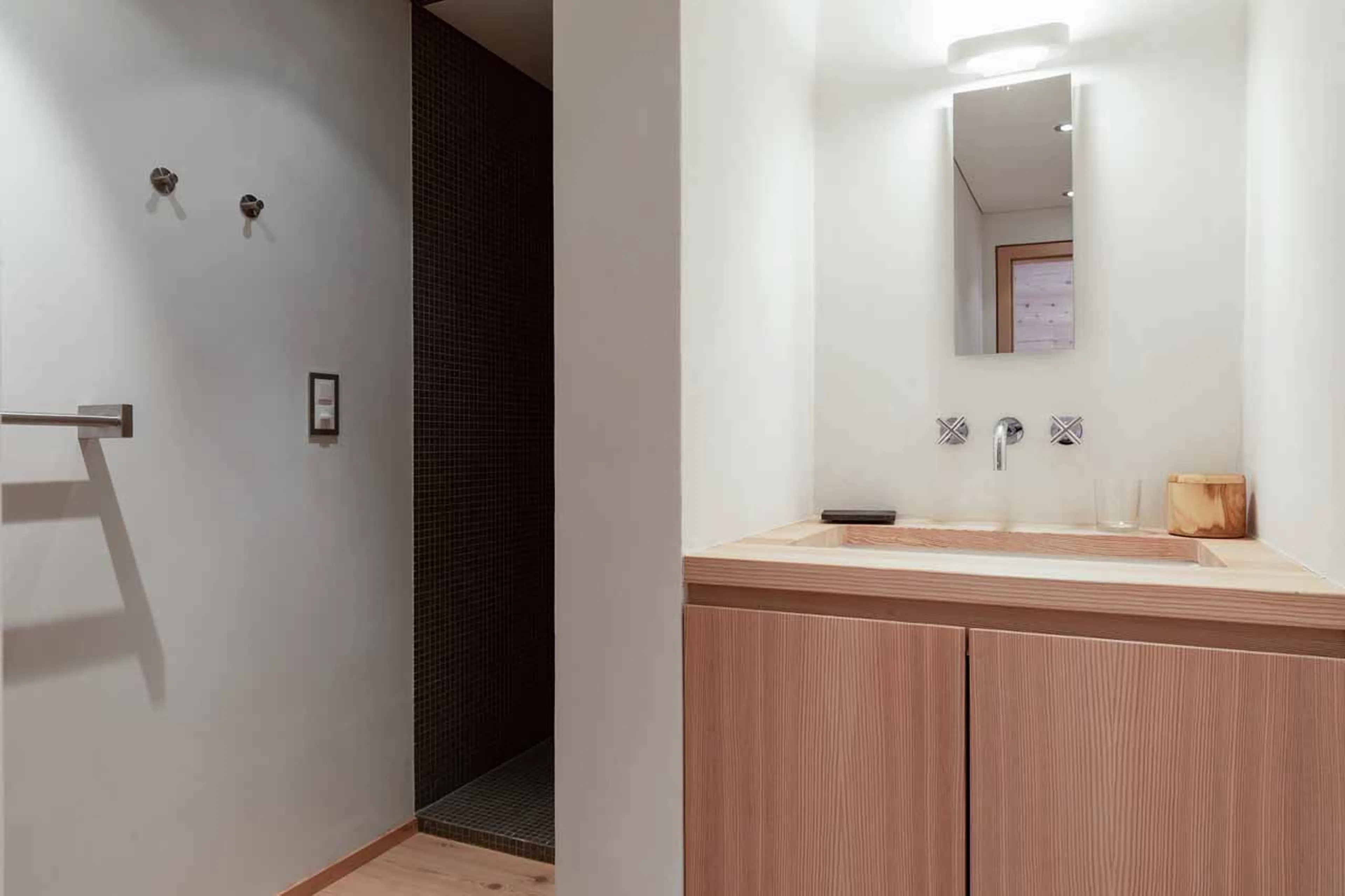 Bedroom 2 en-suite at Chalet Granval in Verbier