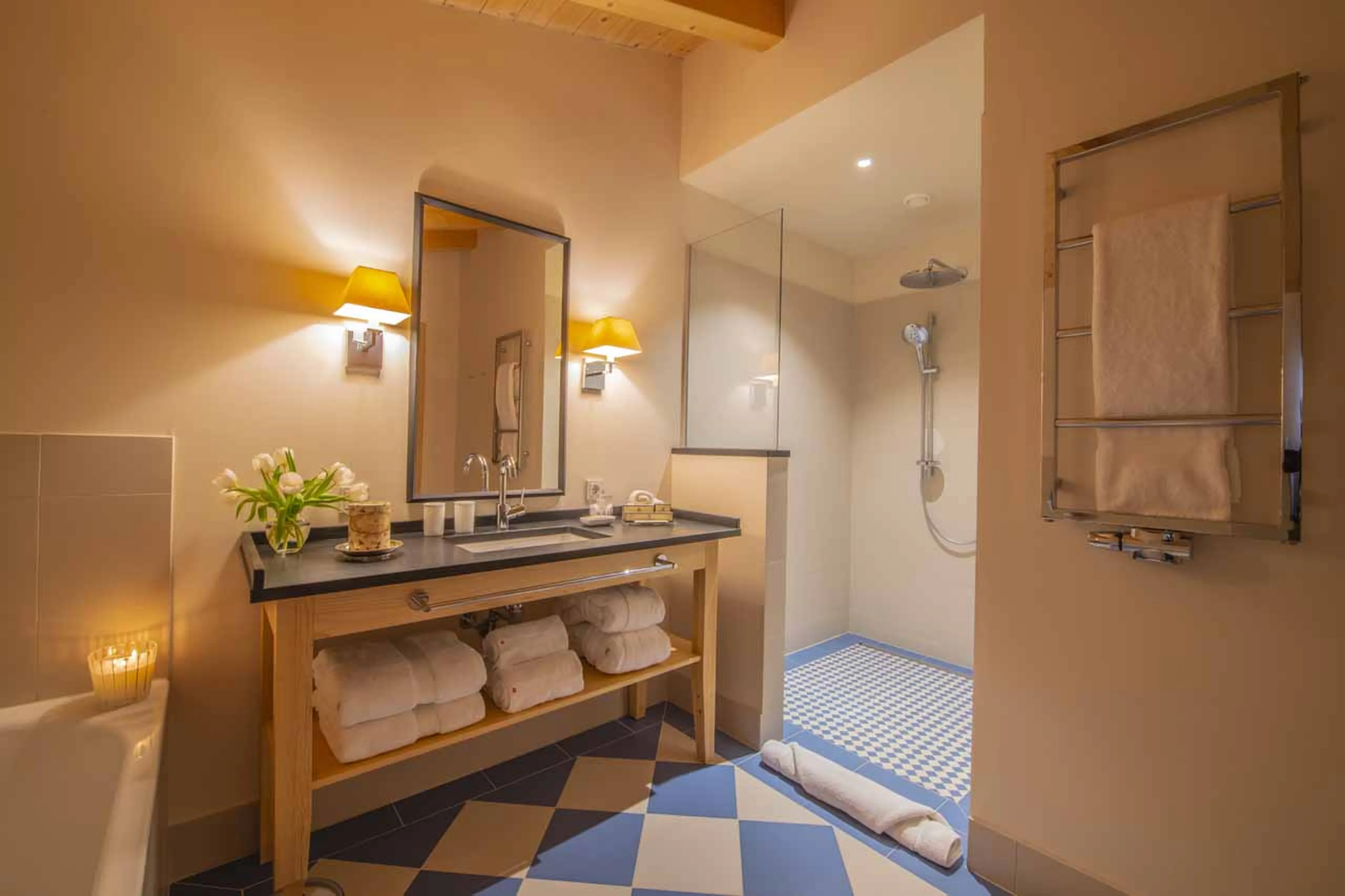 Bathroom five at Chalet Griffin in St Anton