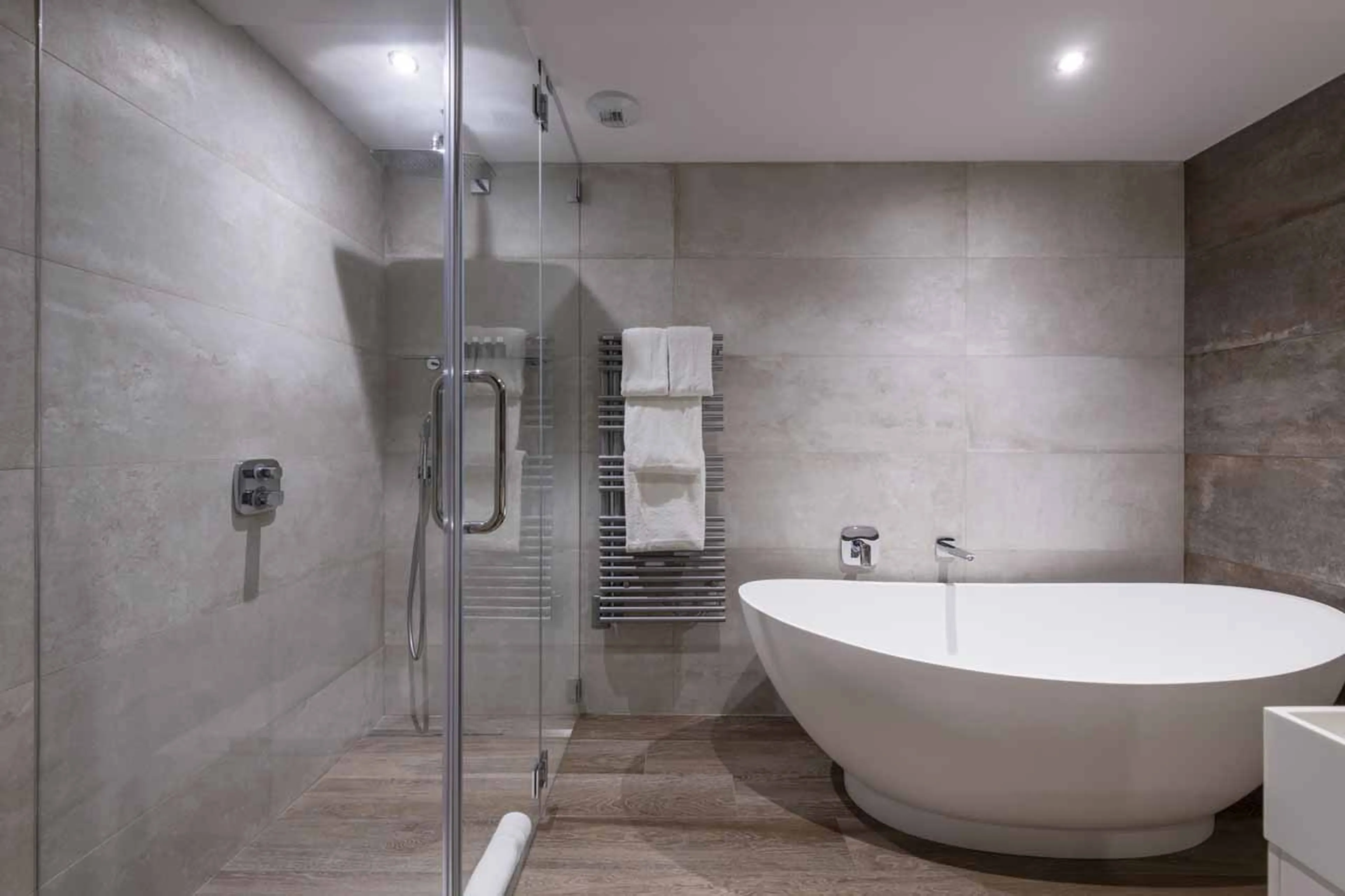 Bathroom four at Chalet Griffonner in Morzine