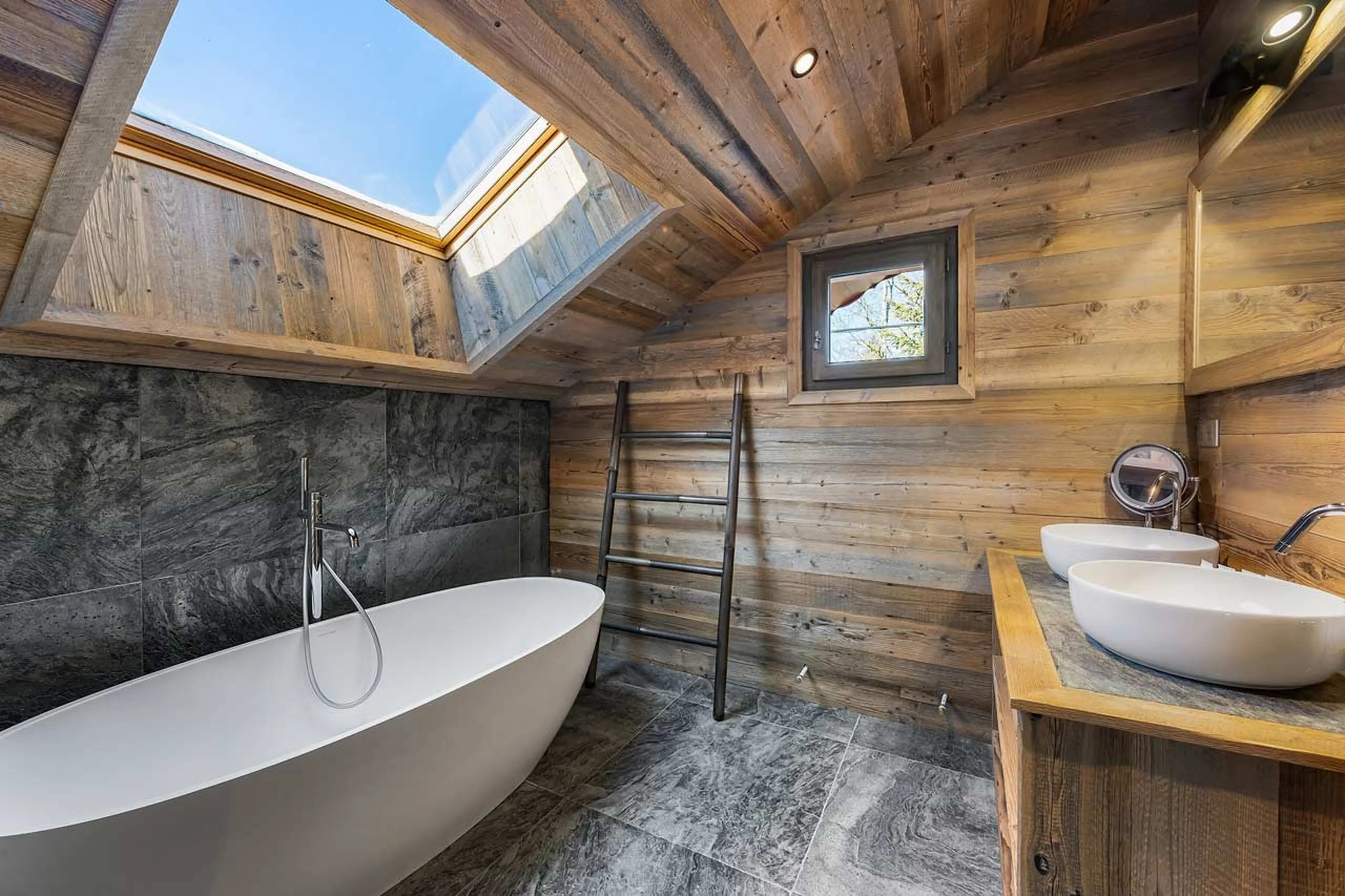 Bathroom one at Chalet Haapiti in Meribel