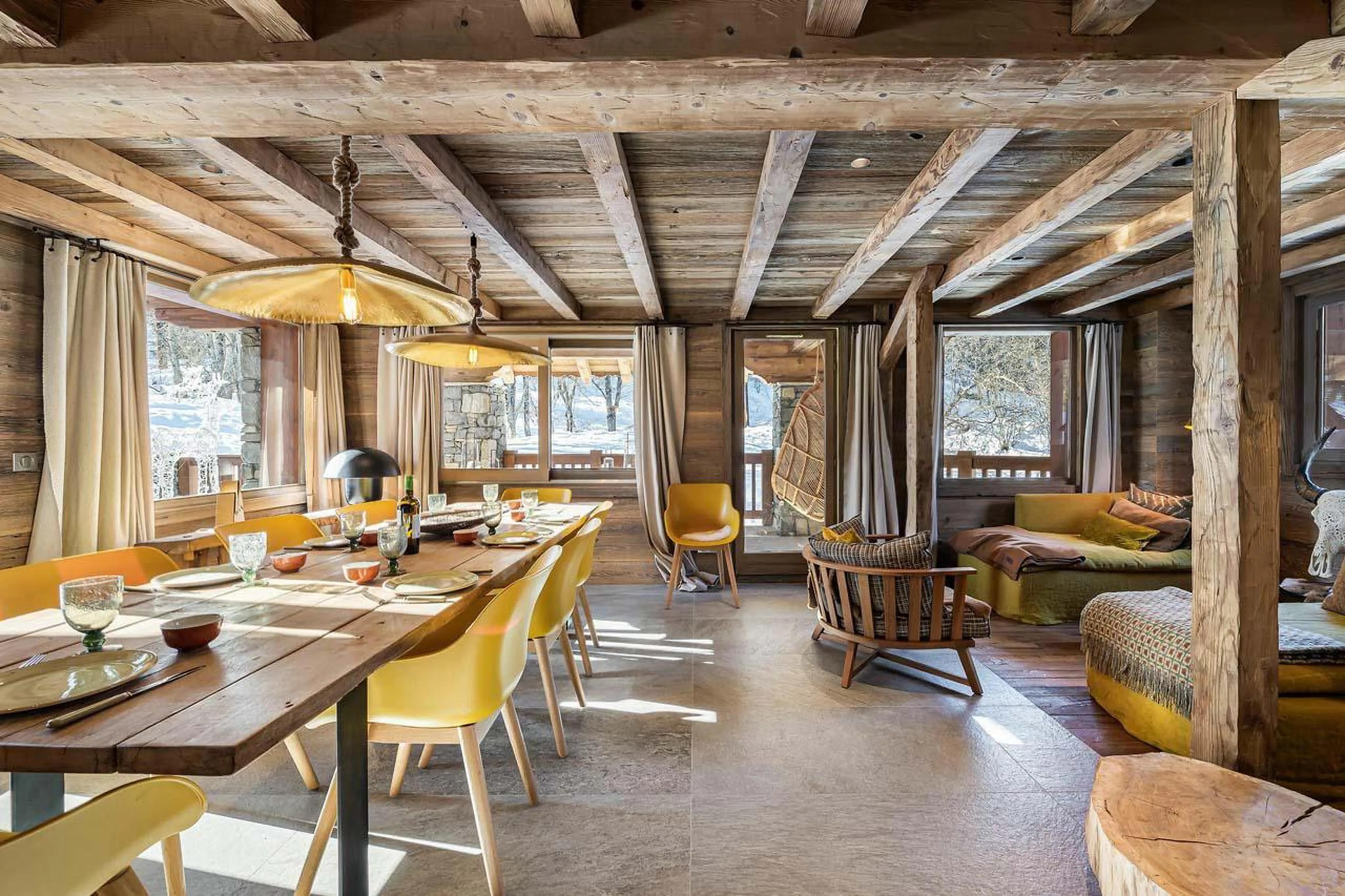 Dining table at Chalet Haapiti in Meribel
