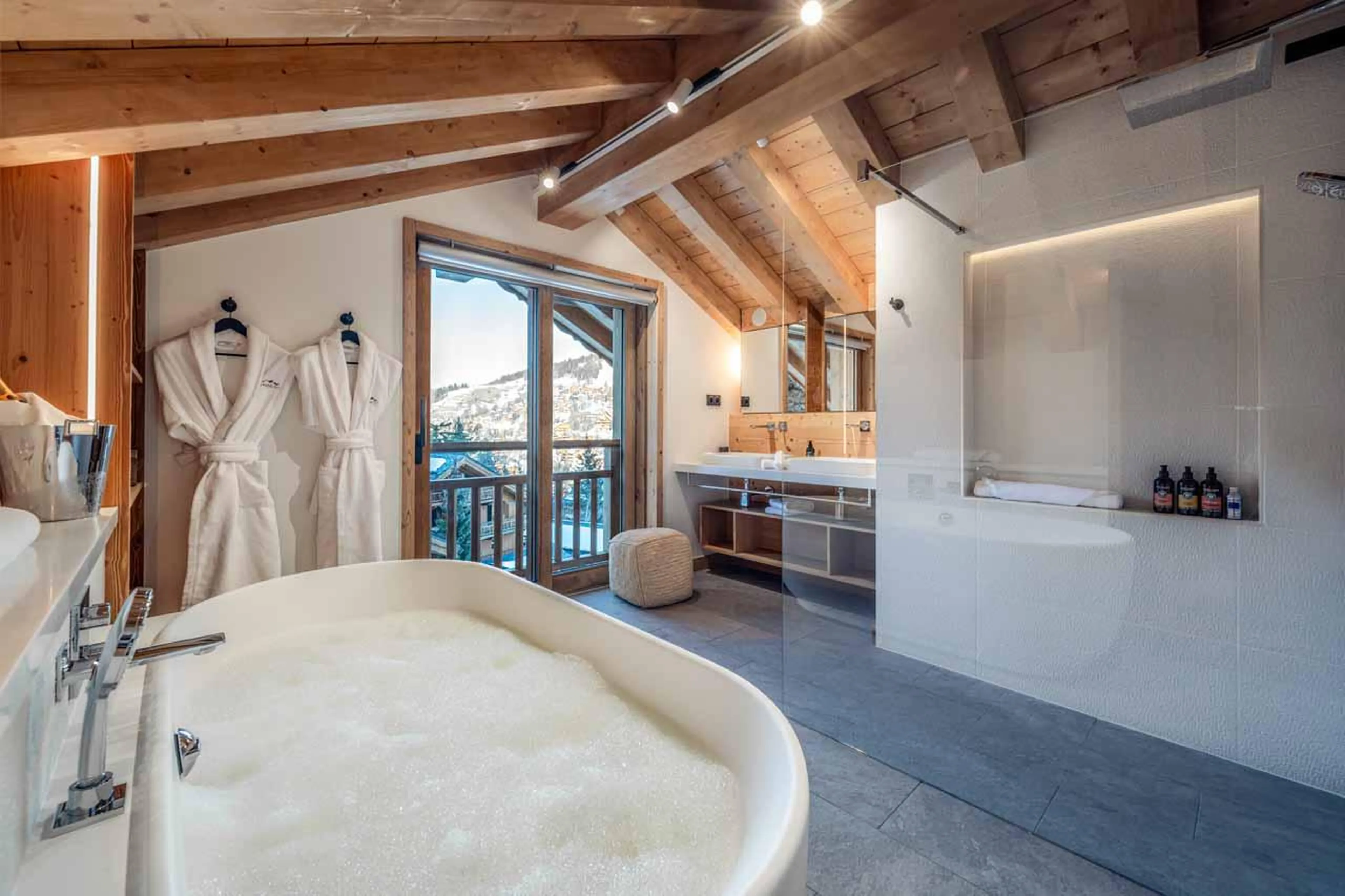 Large en-suite at Chalet Harmony in Meribel