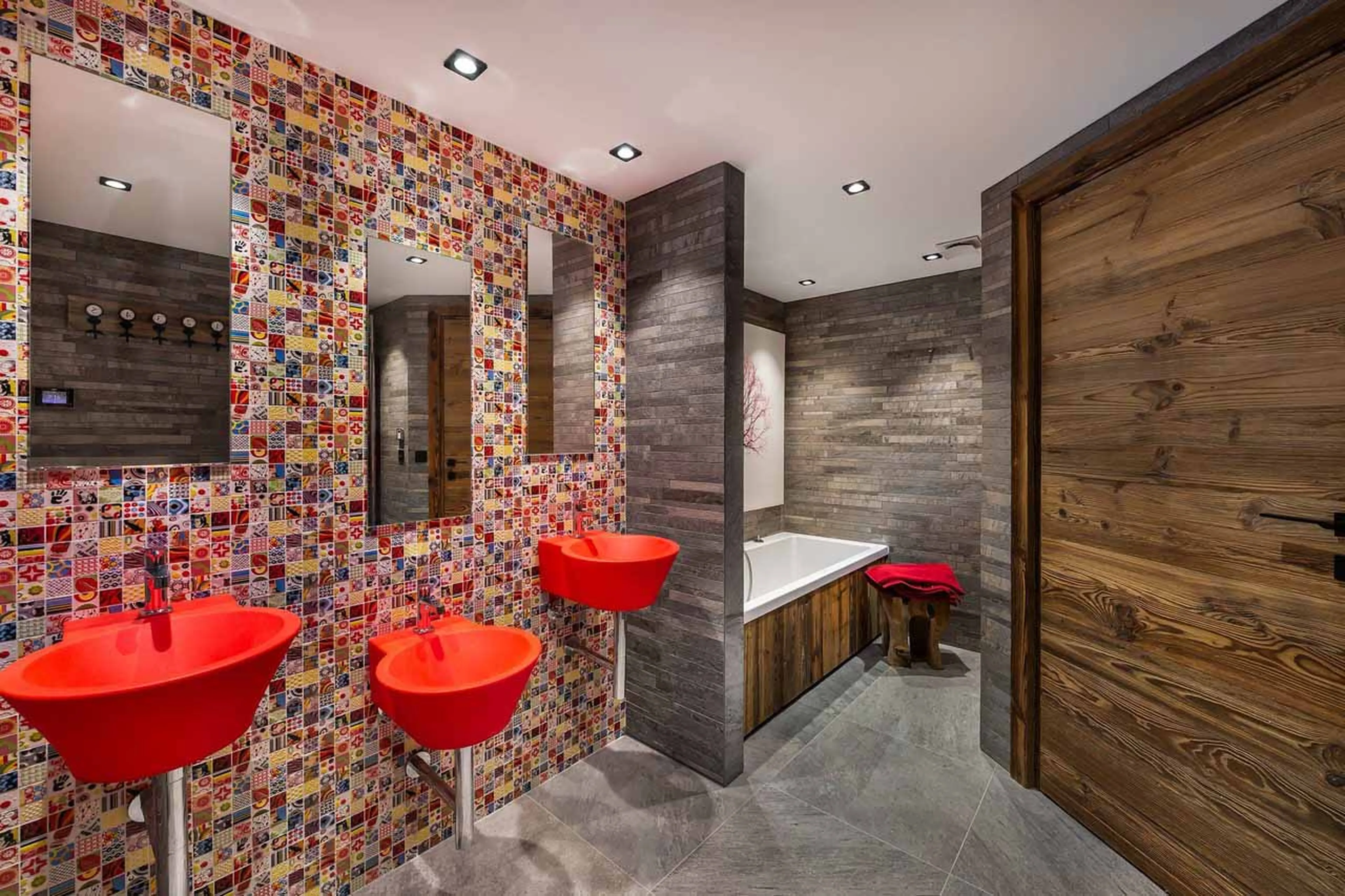 En-suite bathroom at Chalet Hermine Blanche in Val d'Isere