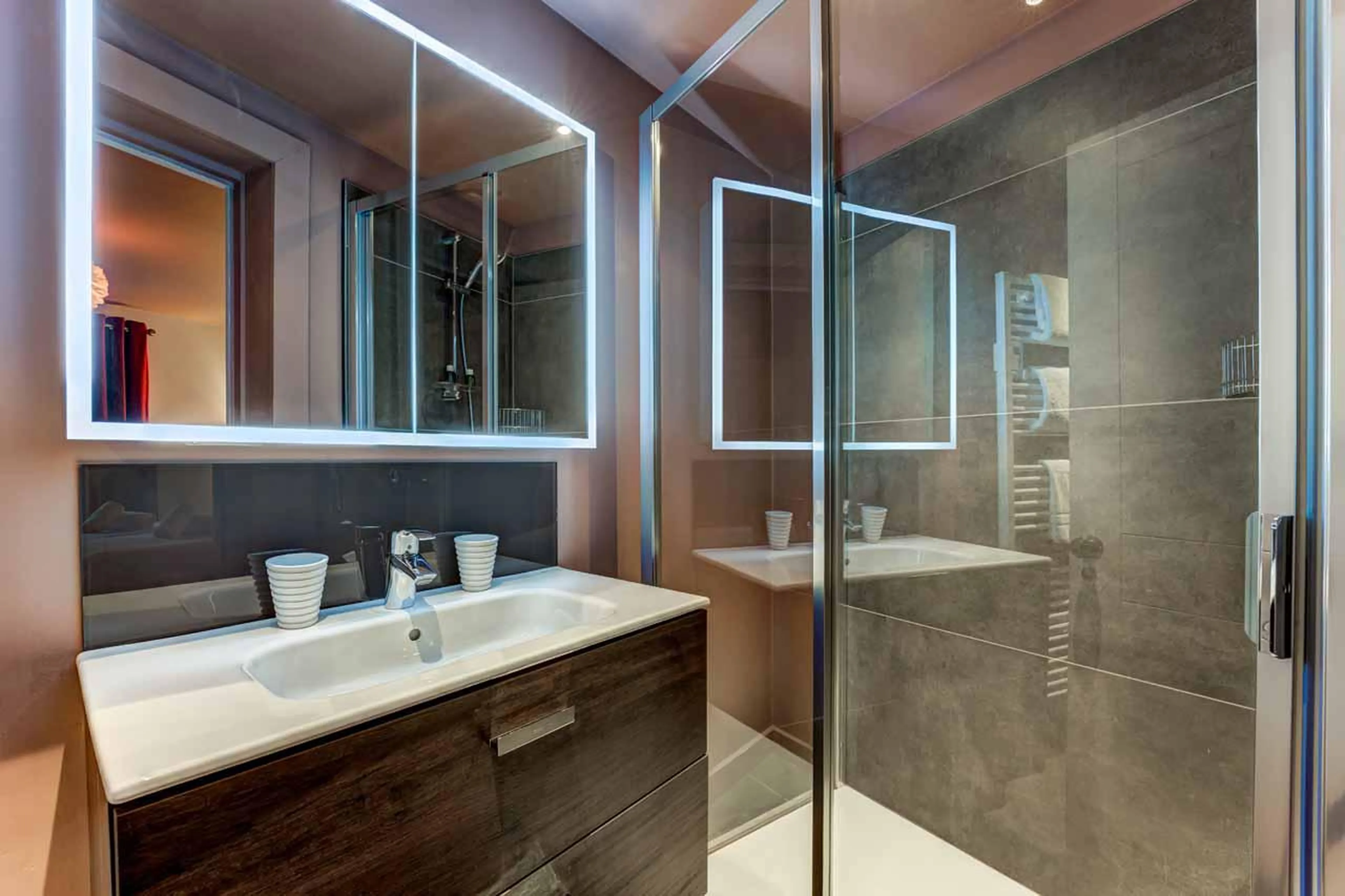 Shower room three at Hibou in Chamonix