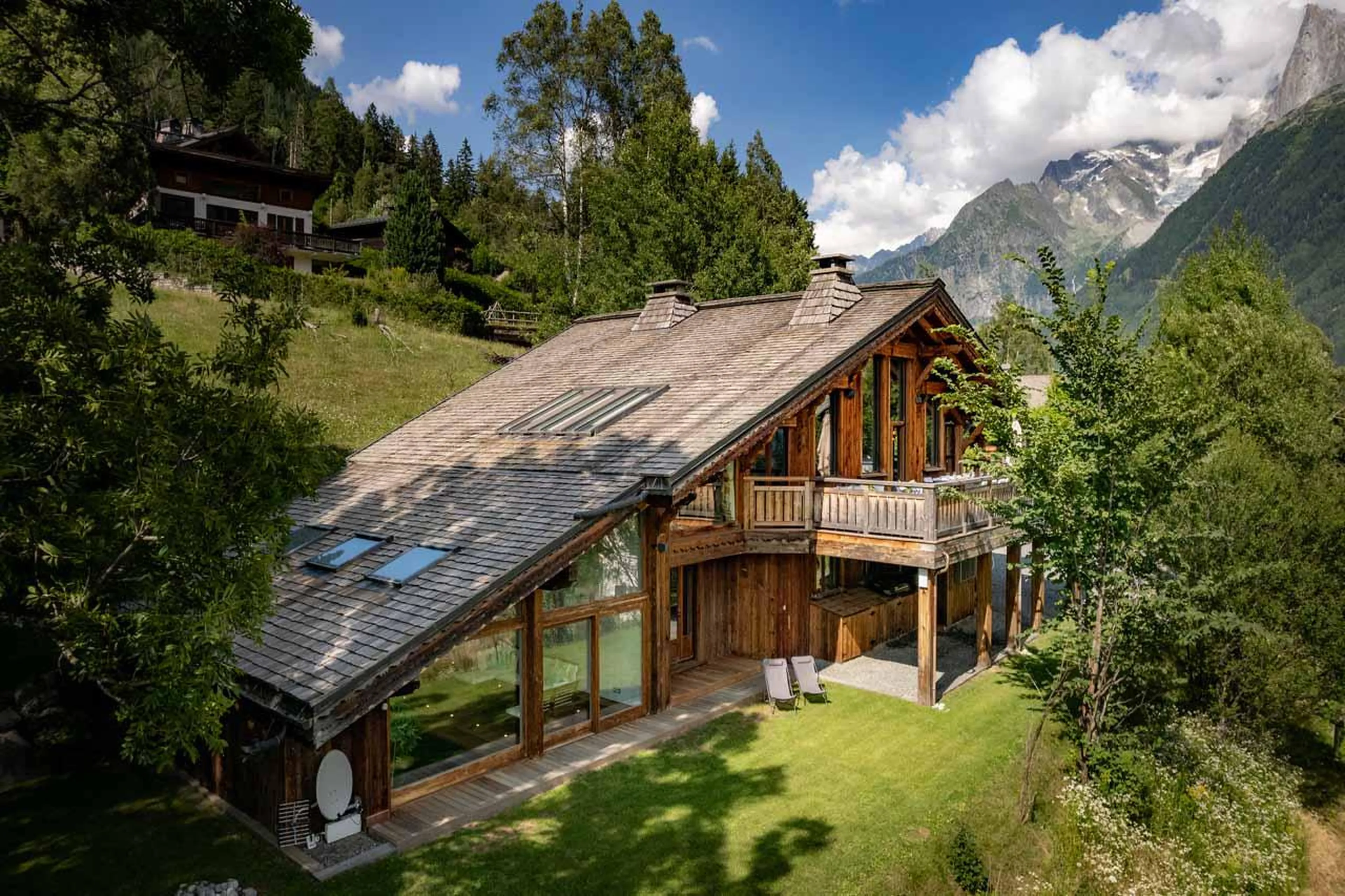 Exterior view of Hibou in Chamonix