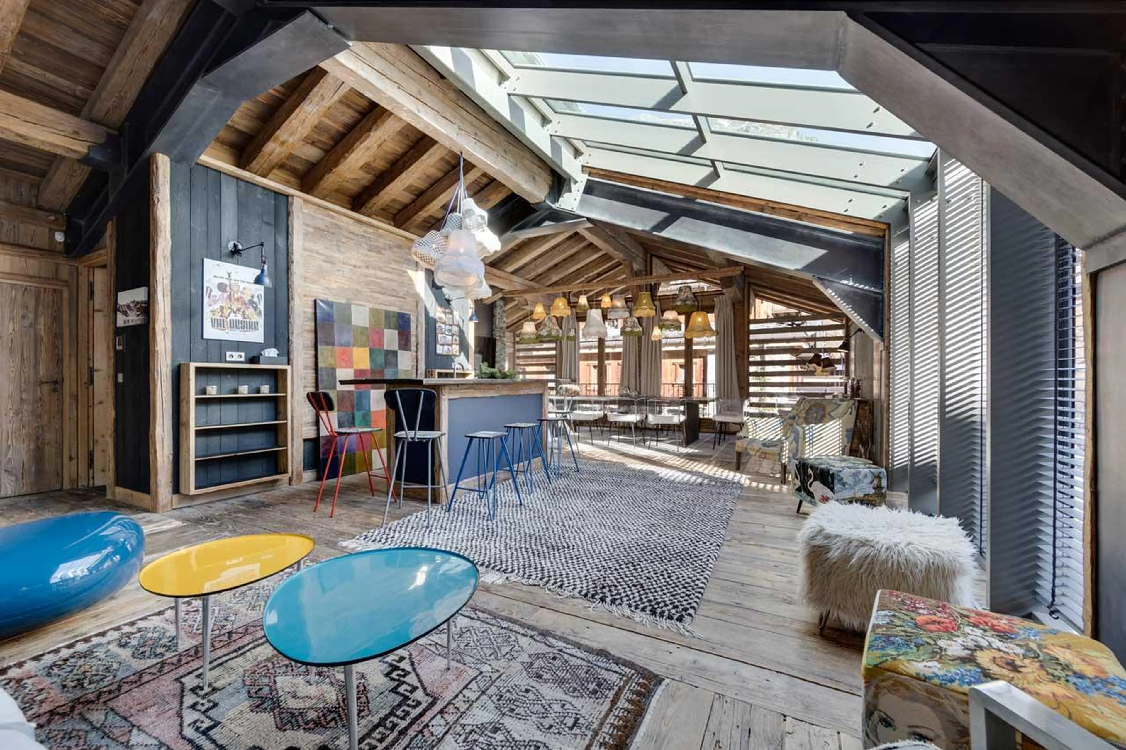 Bar area at Chalet Husky in Val d'Isere
