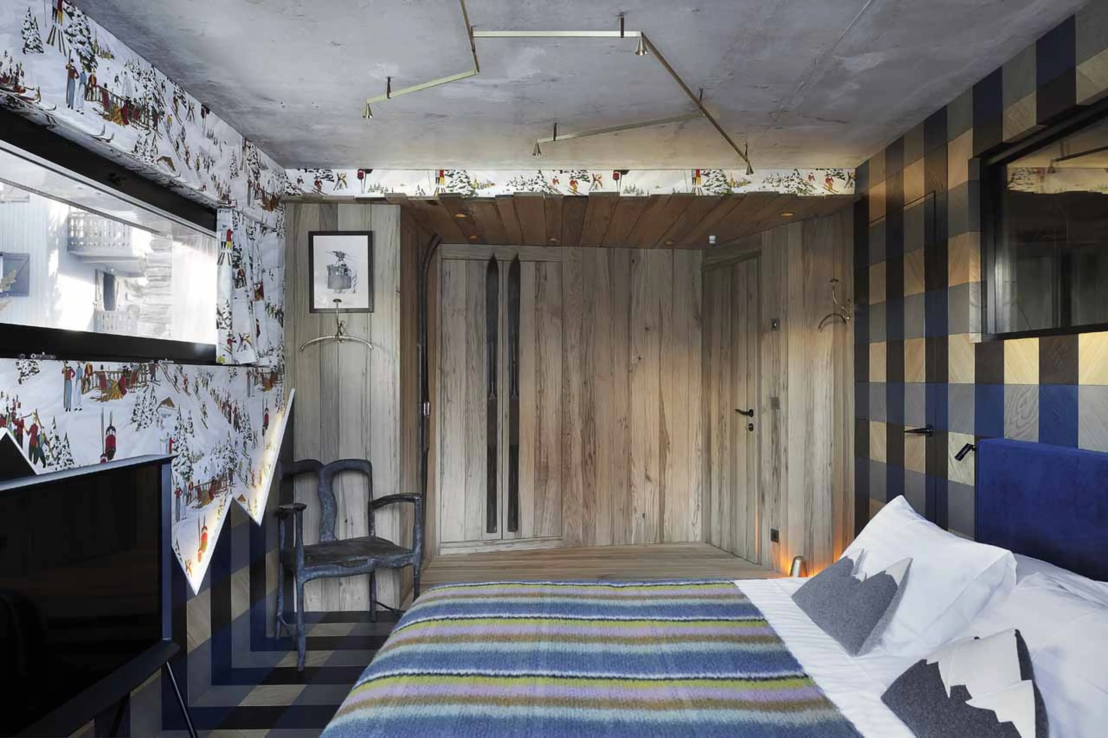 Striking wallpaper in Chalet Ikamiut in Courchevel 1550