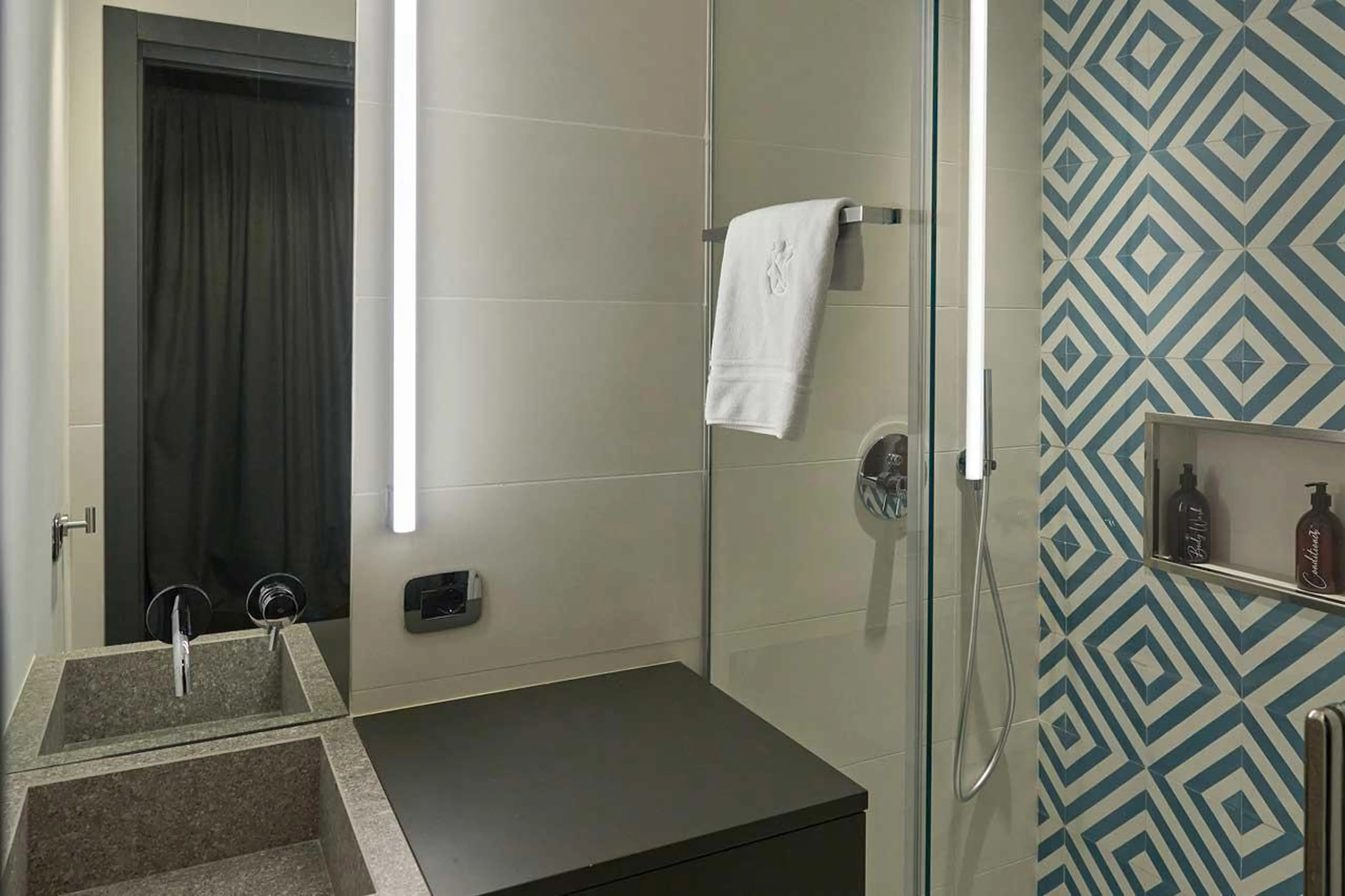 Shower room six in Chalet Il Gufo in Cervinia