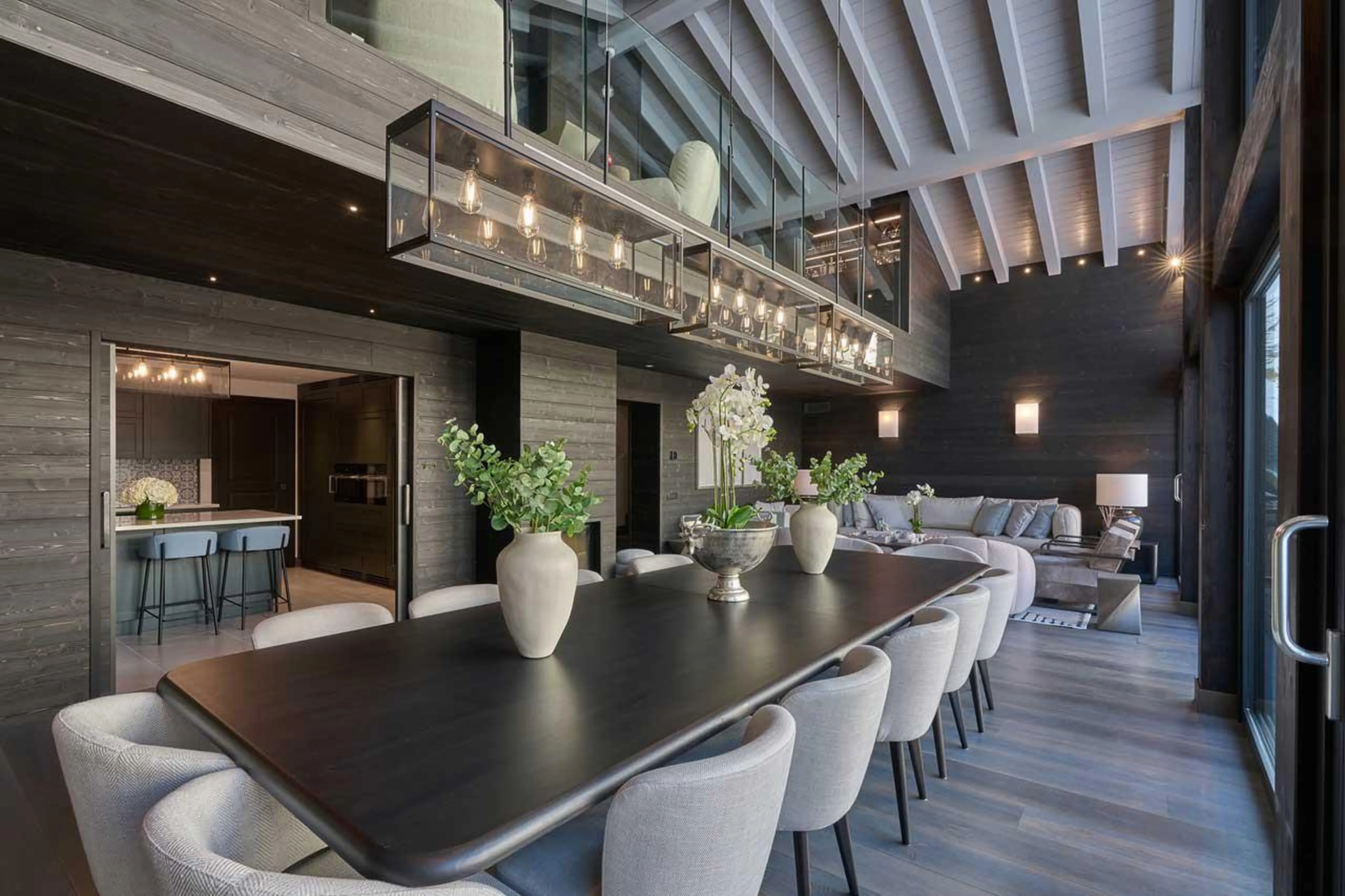 Dining area and mezzanine in Chalet Il Gufo in Cervinia