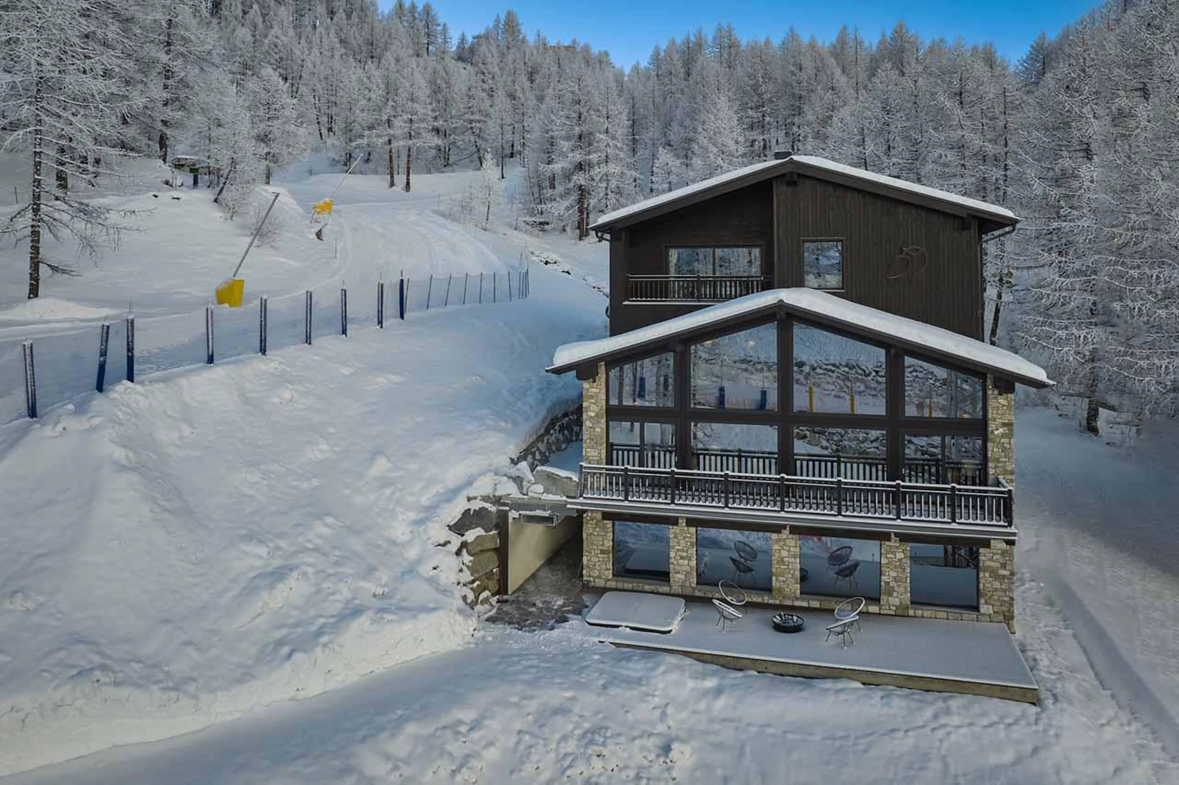 Exterior of Chalet Il Gufo in Cervinia