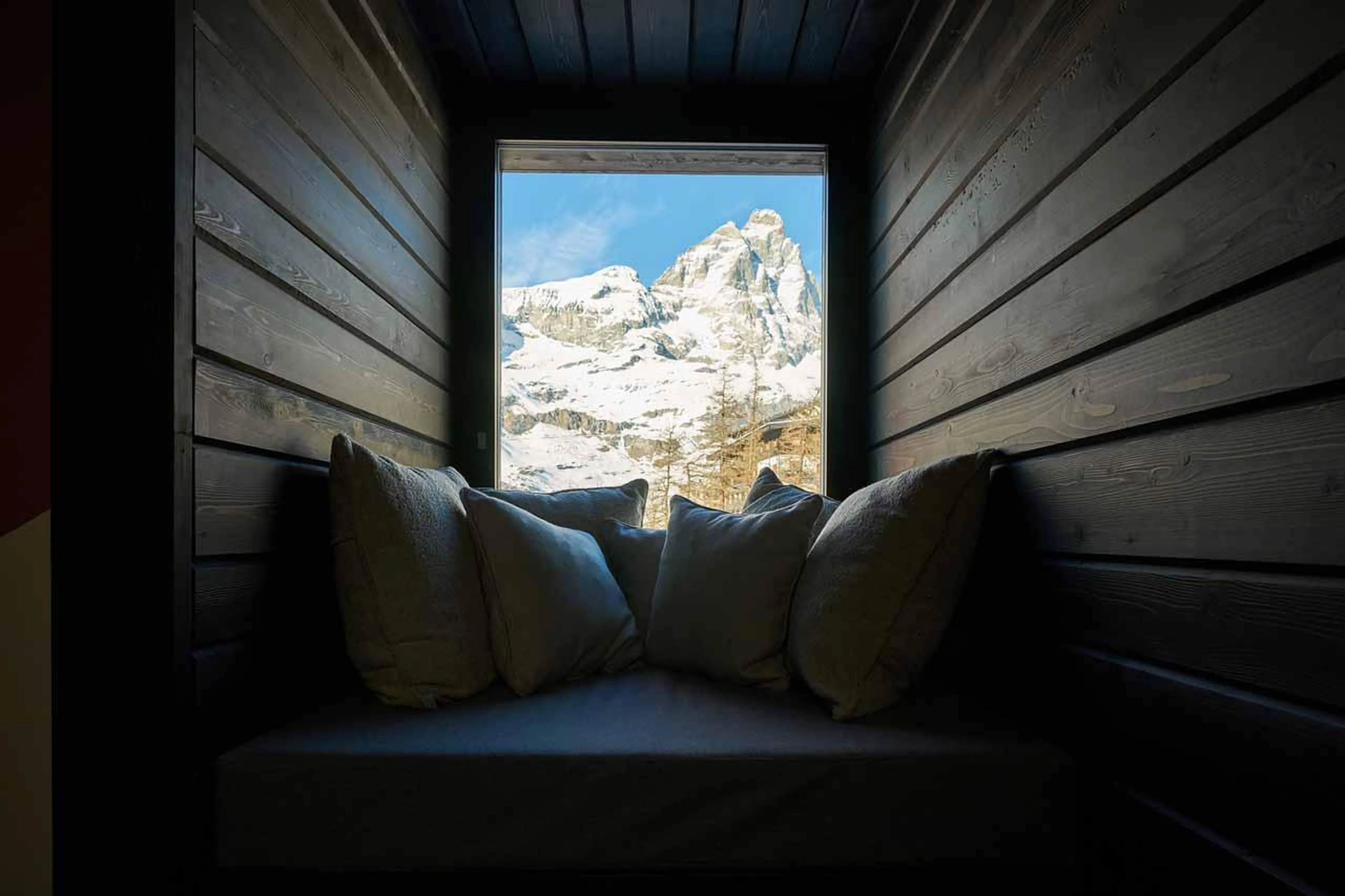 Reading corner at Chalet Il Gufo in Cervinia
