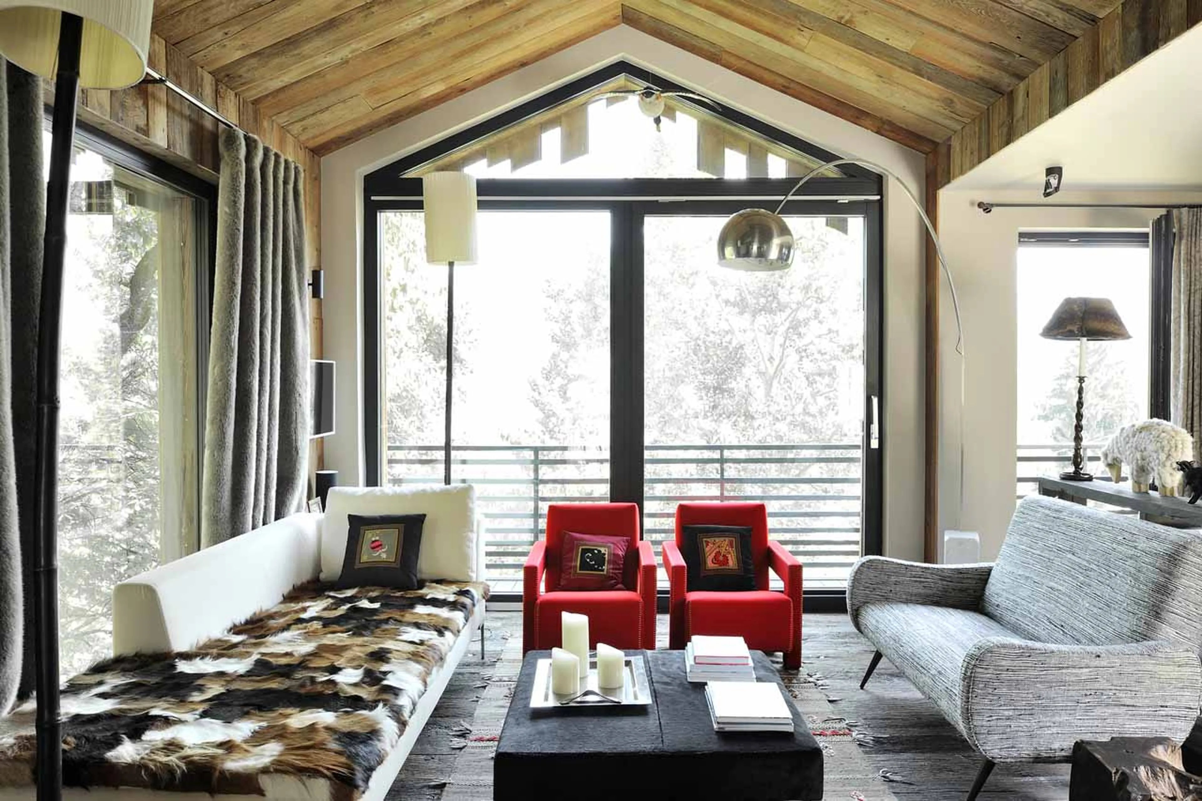 Living room at Chalet Ililissat in Courchevel 1550