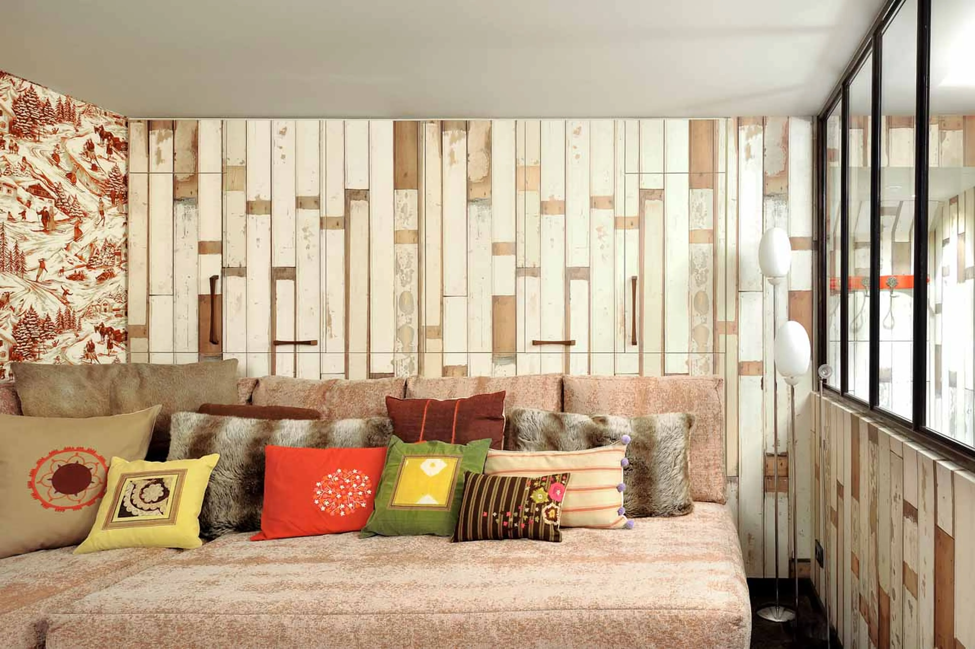 TV room at Chalet Ililissat in Courchevel 1550