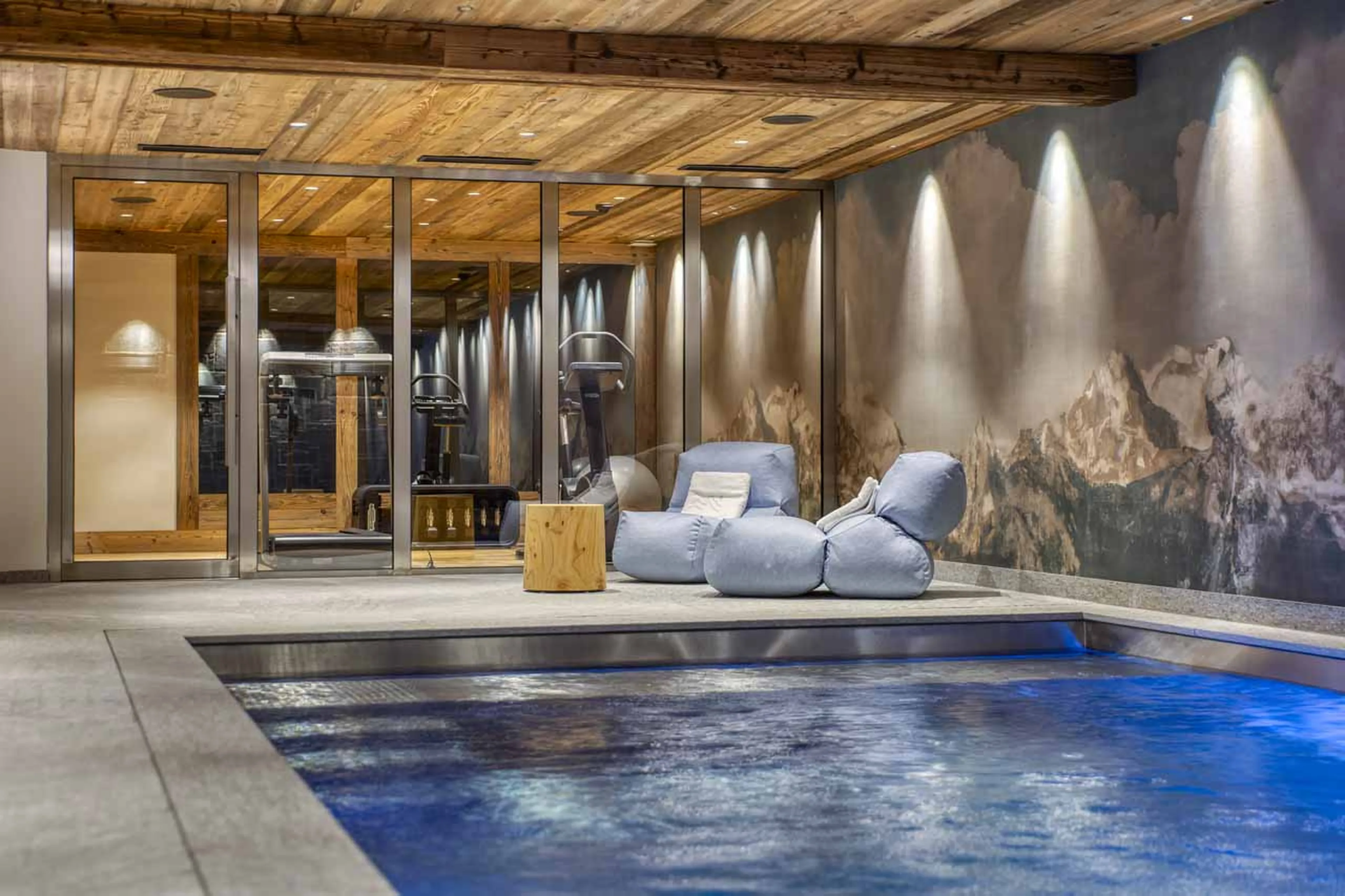 Spa pool seating at Chalet Impala in Megeve