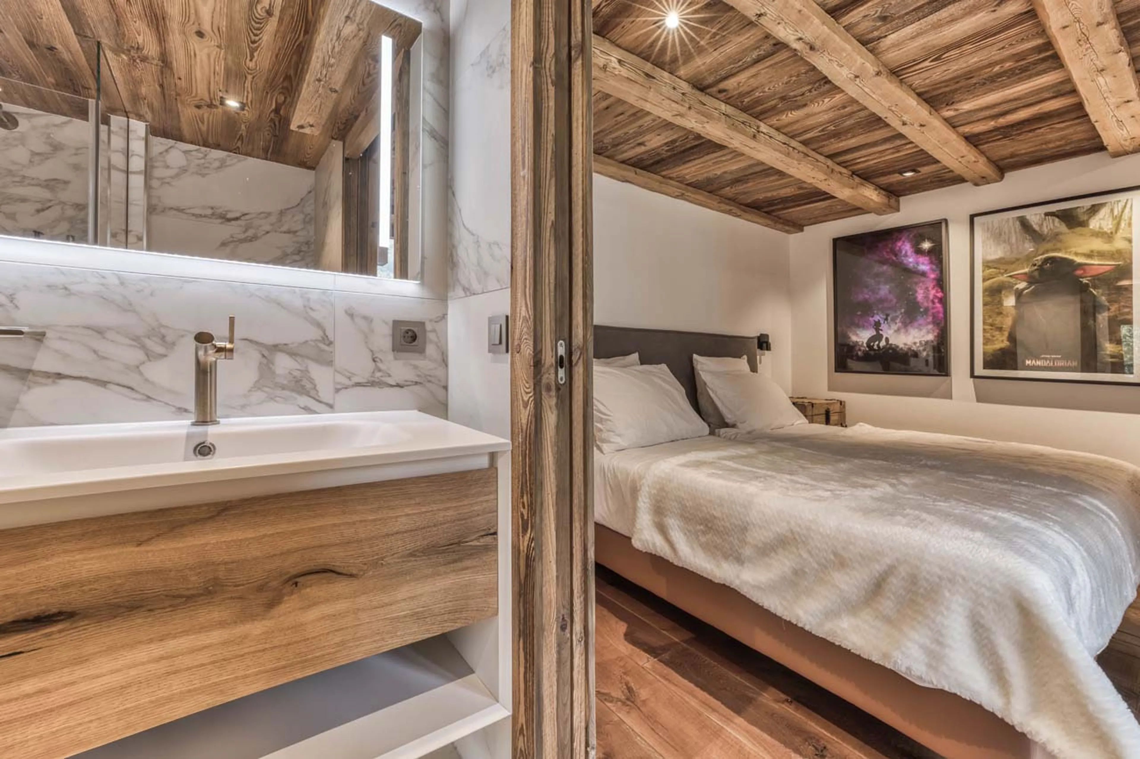 Shared shower room for bedroom 3 in Chalet Indigo, Chamonix