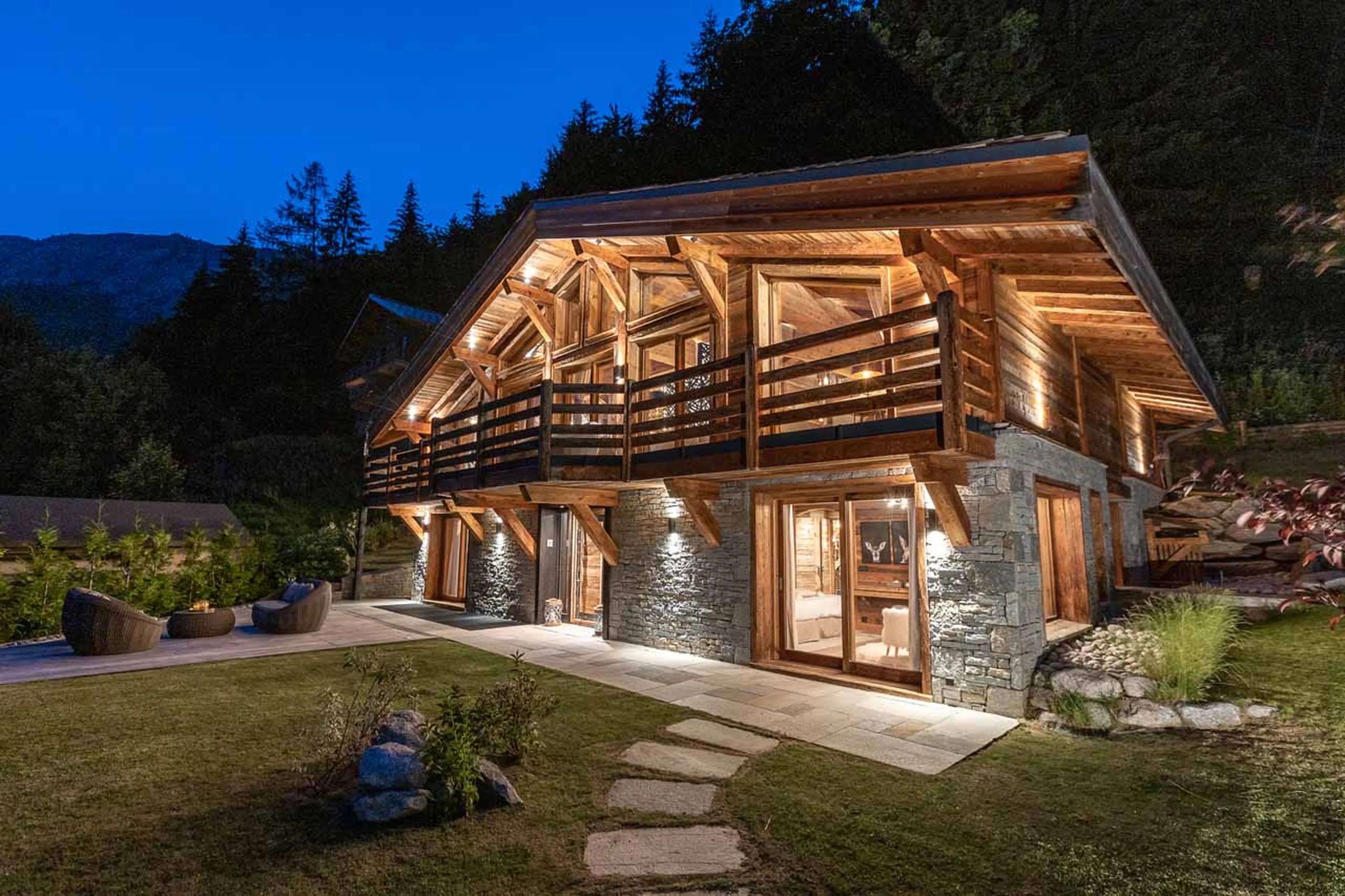 Chalet Infinity in Chamonix at night