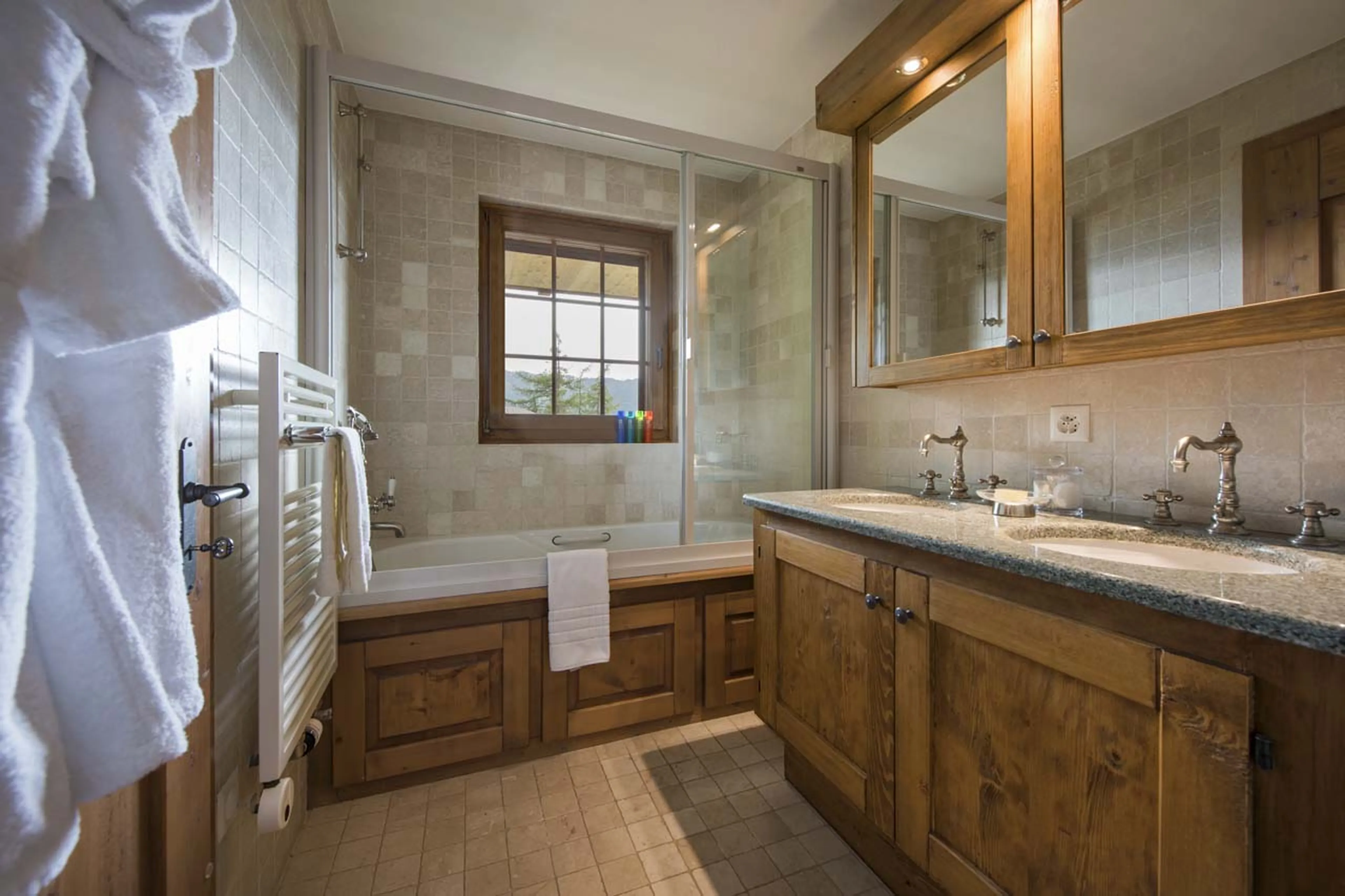 Master bathroom in Chalet Ivouette in Verbier