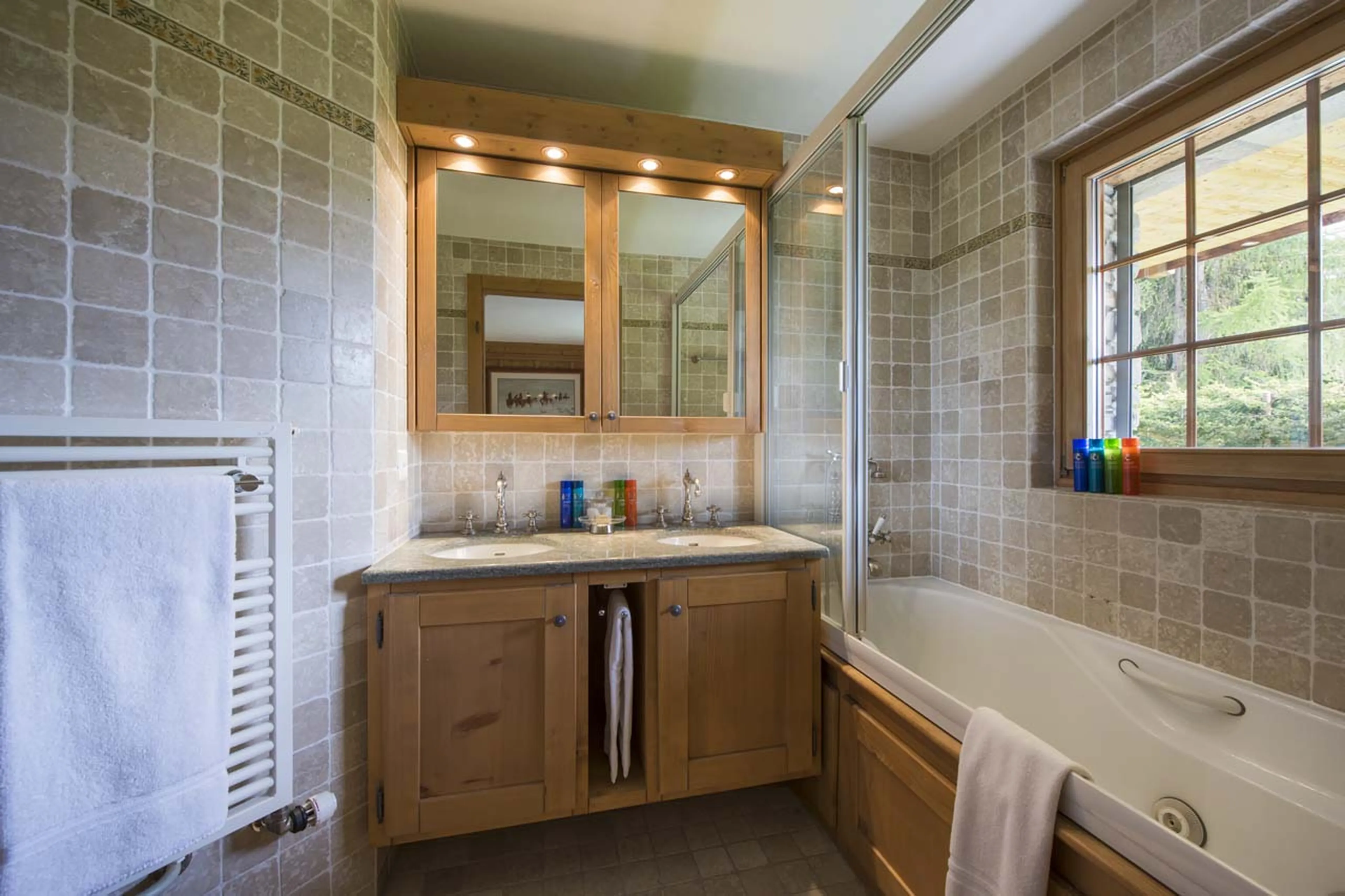 Bathroom two in Chalet Ivouette in Verbier