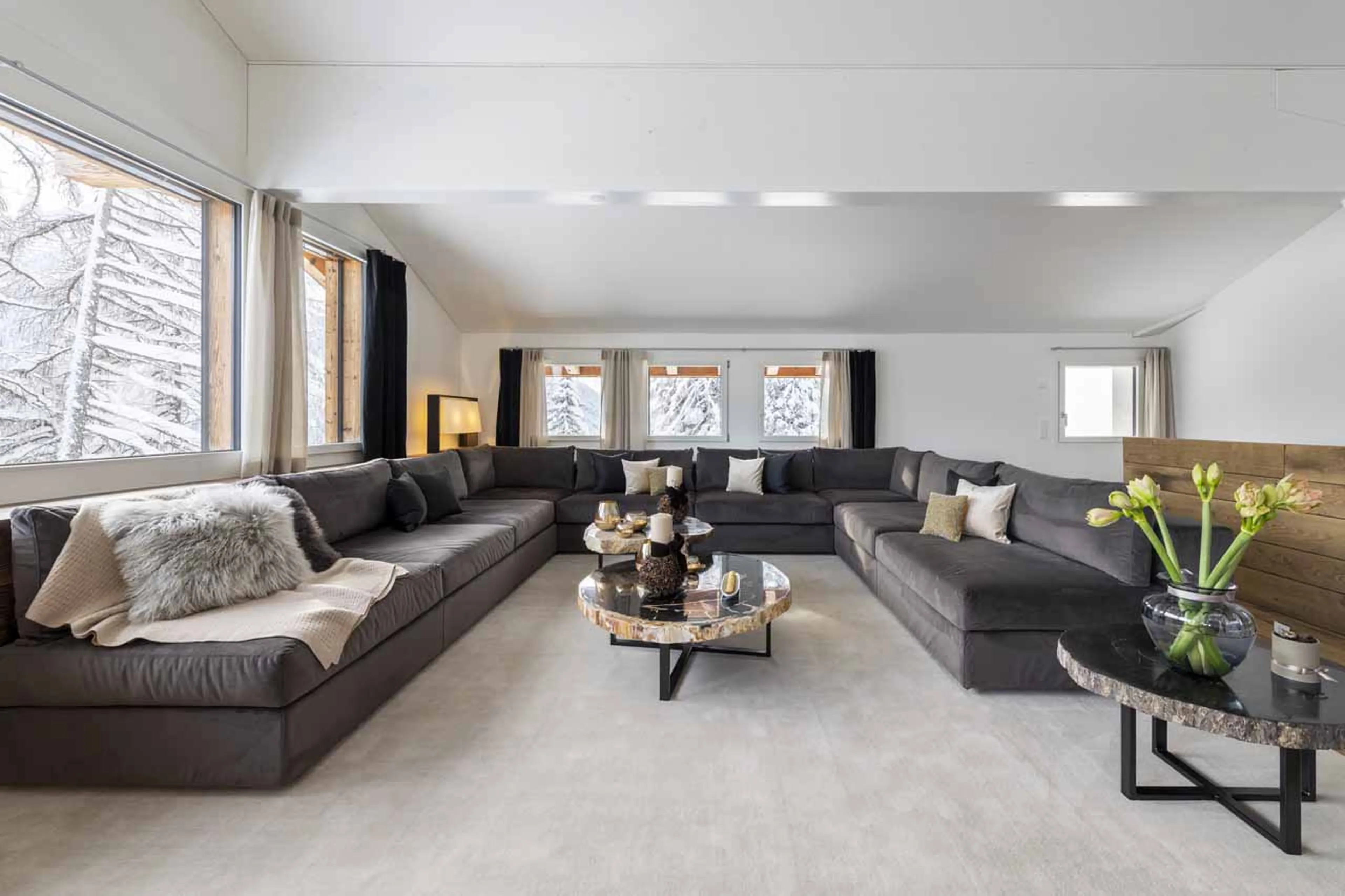 Comfortable living area at Chalet Jakobshorn in Davos