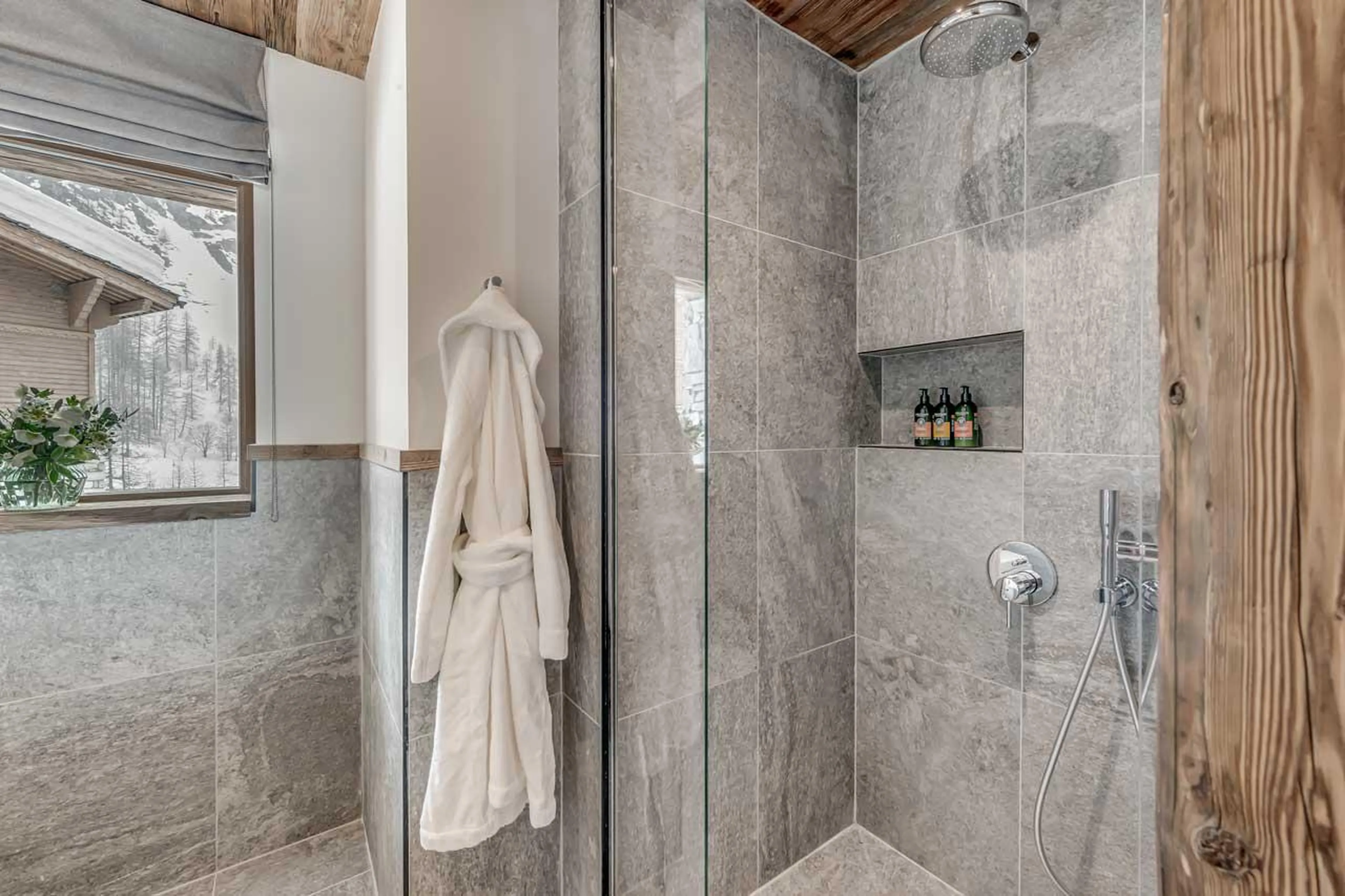 Shower at Chalet Juno in Val d'Isere