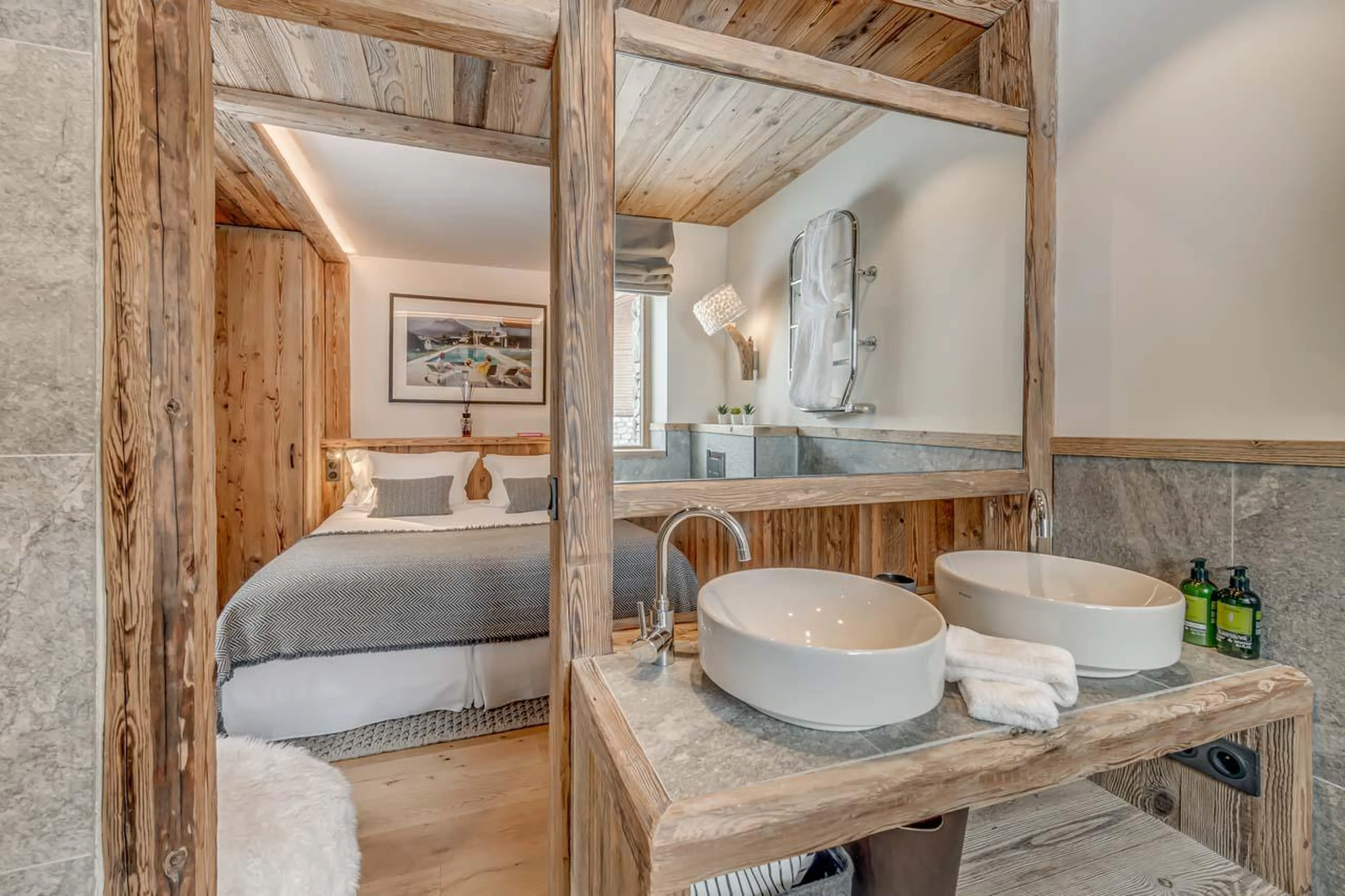 Double washbasin at Chalet Juno in Val d'Isere