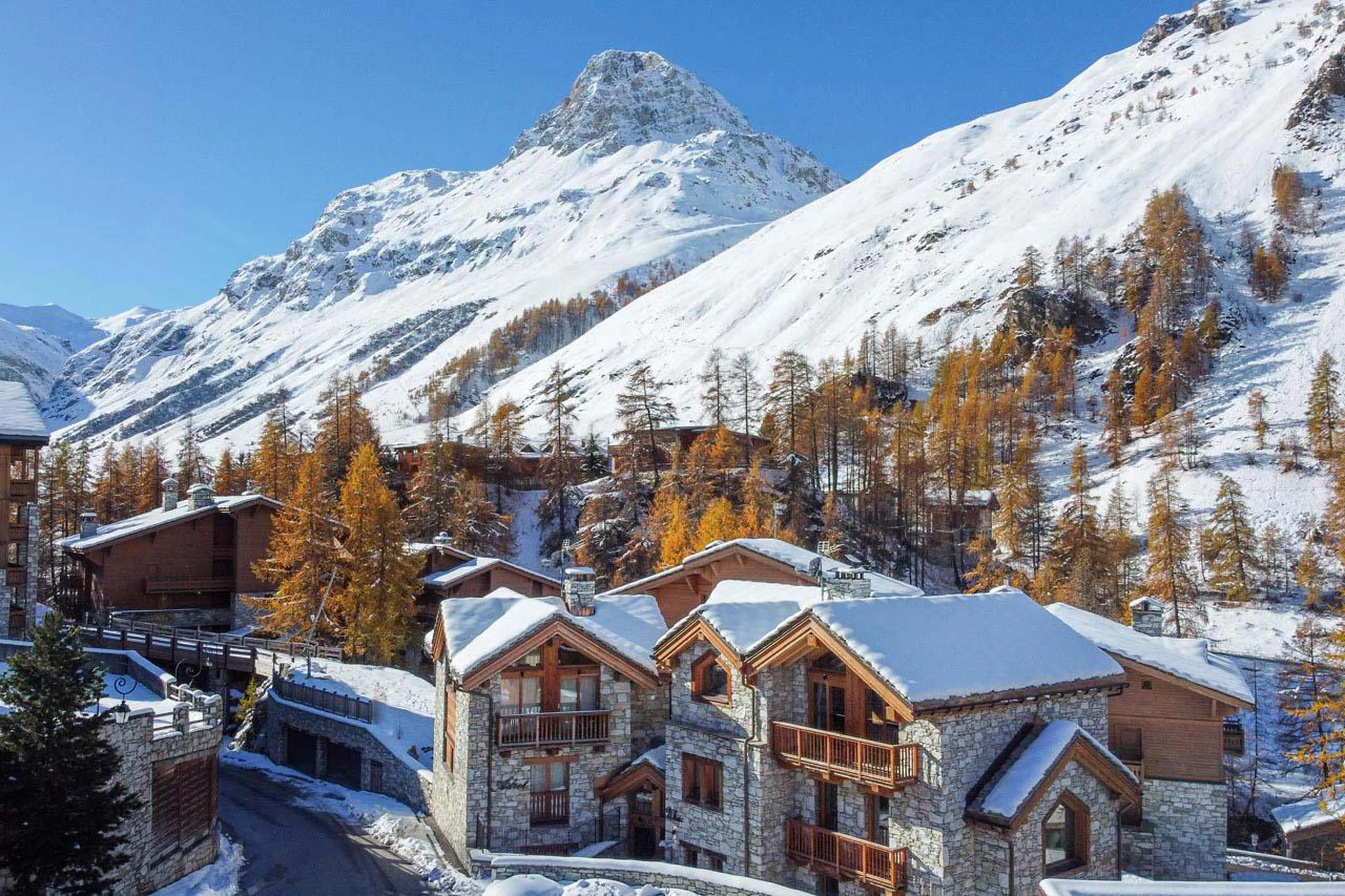 Chalet Juno nestled just 450 meters from Val d'Isere centre