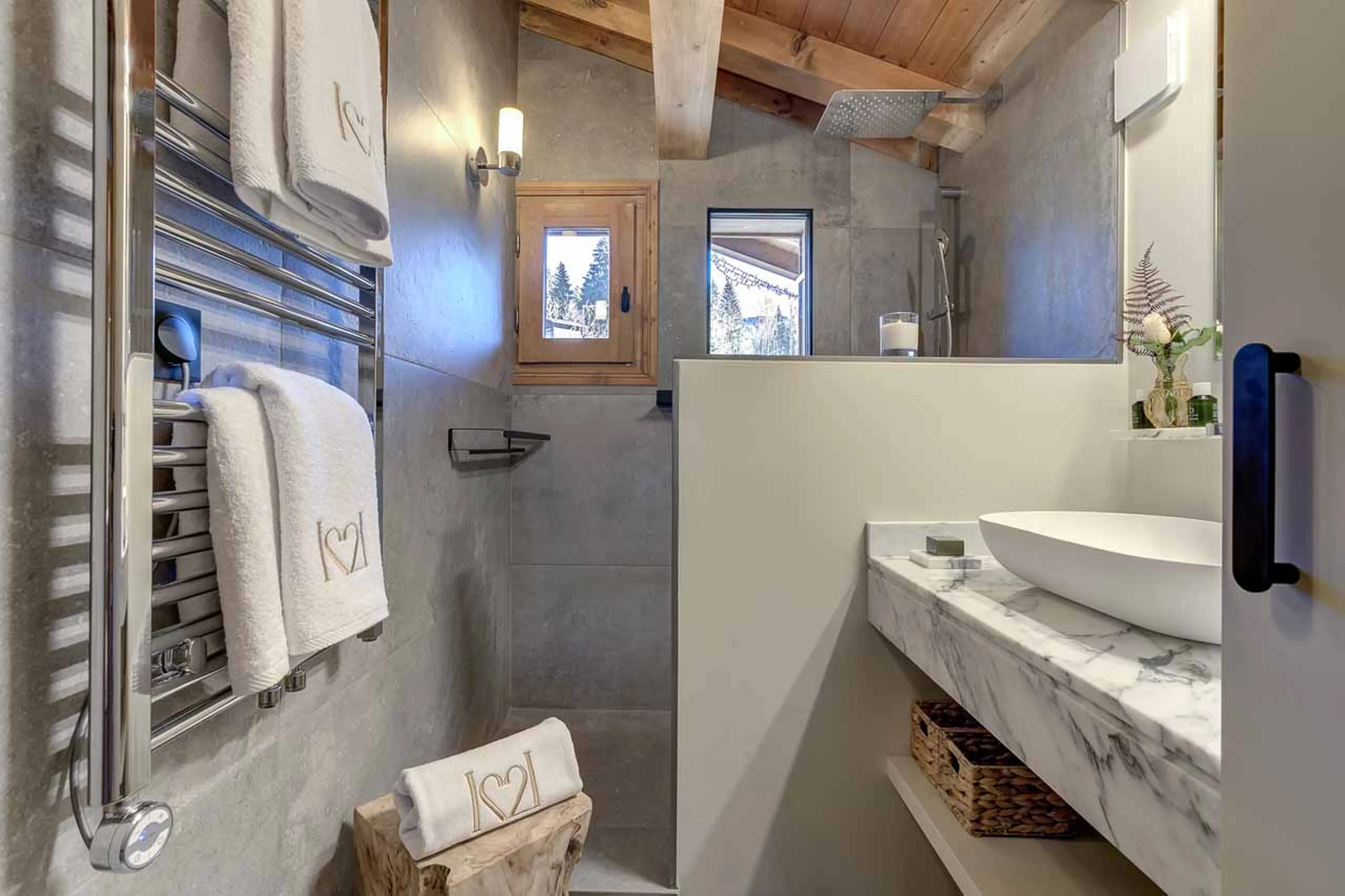 Shower in shared bathroom at Chalet K2L in Megeve