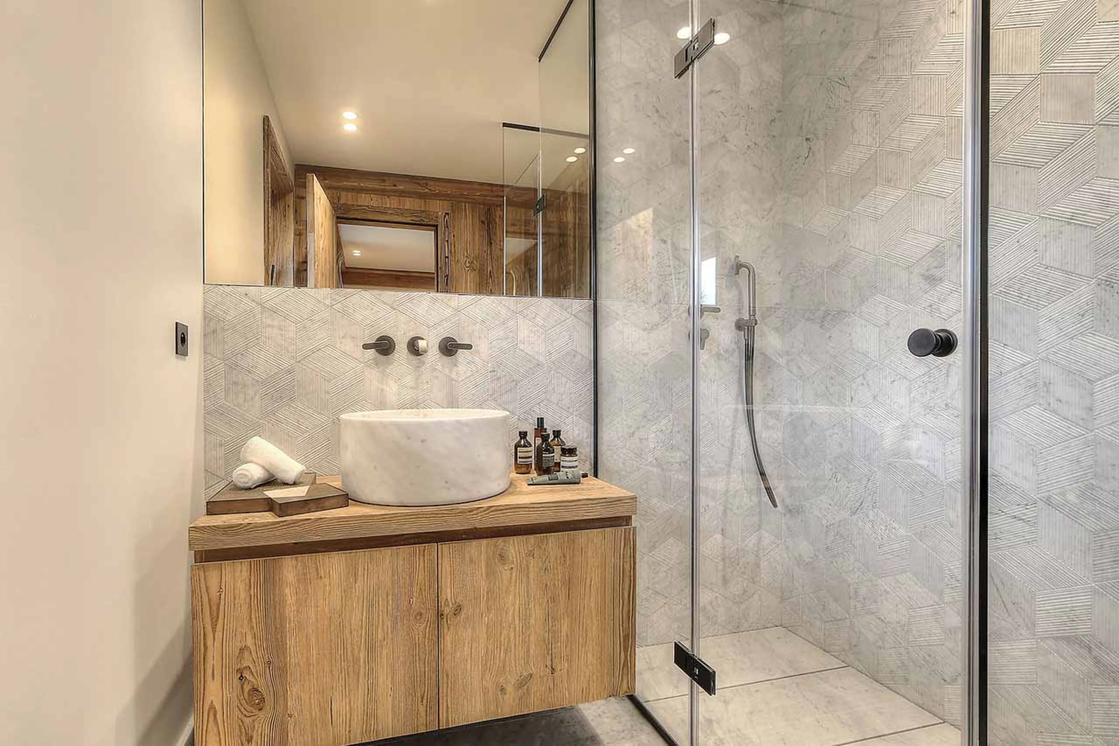 Bathroom three at Chalet Kantaa in Megeve