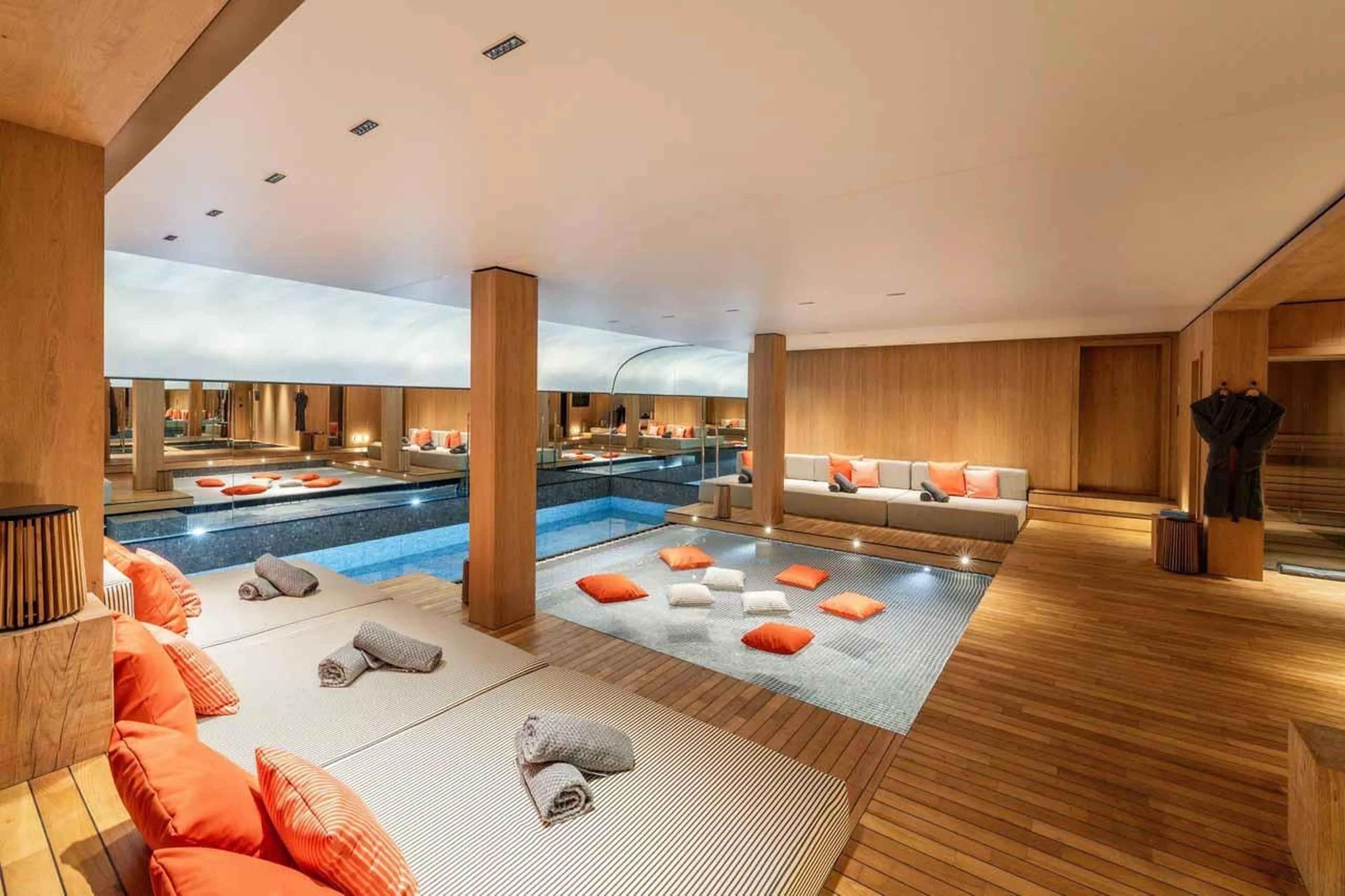 Relaxation area and swimming pool in Chalet Khoton, Courchevel Le Praz