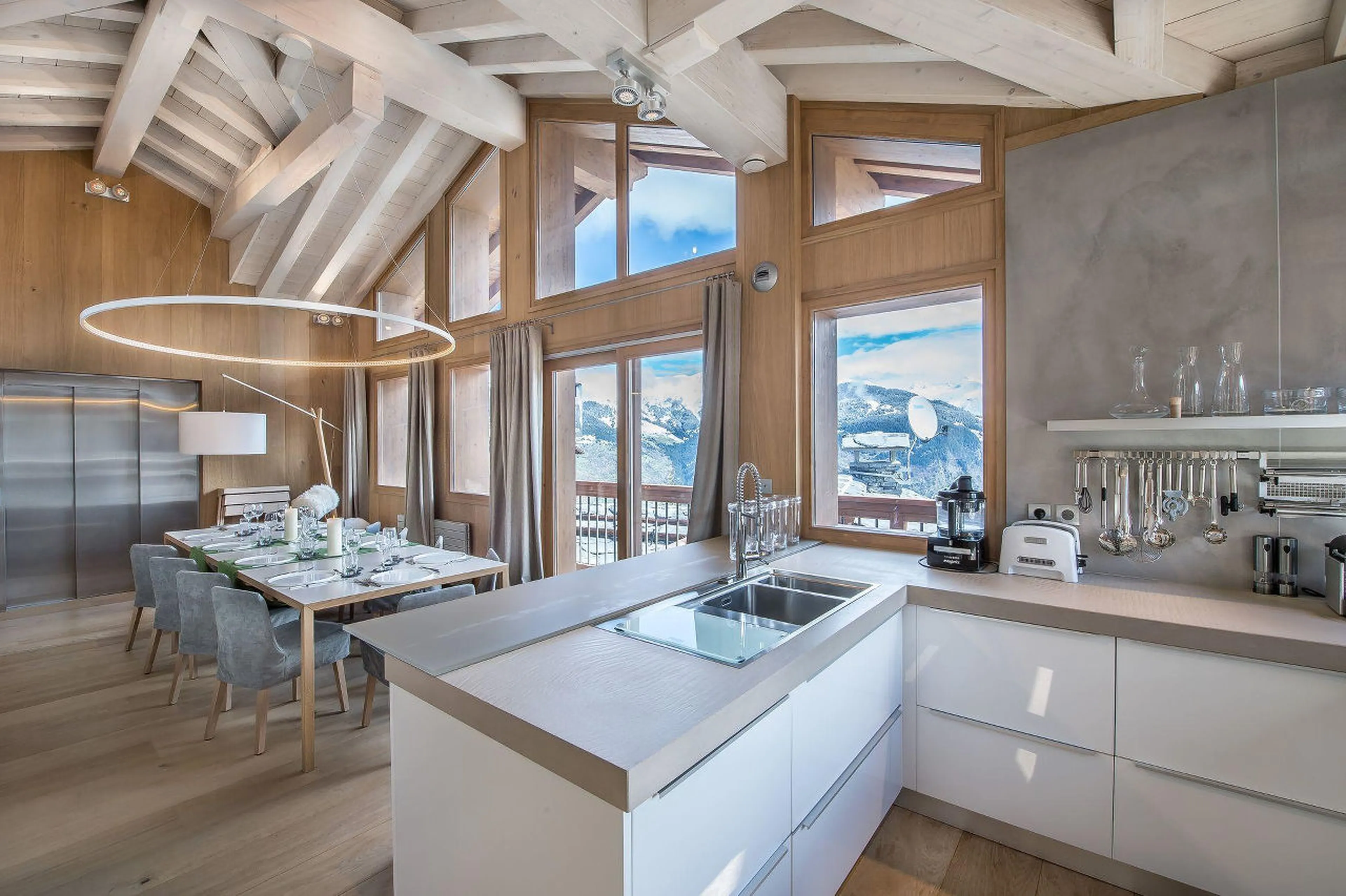 Modern kitchen with all amenities in Chalet Kibo in Courchevel 1850