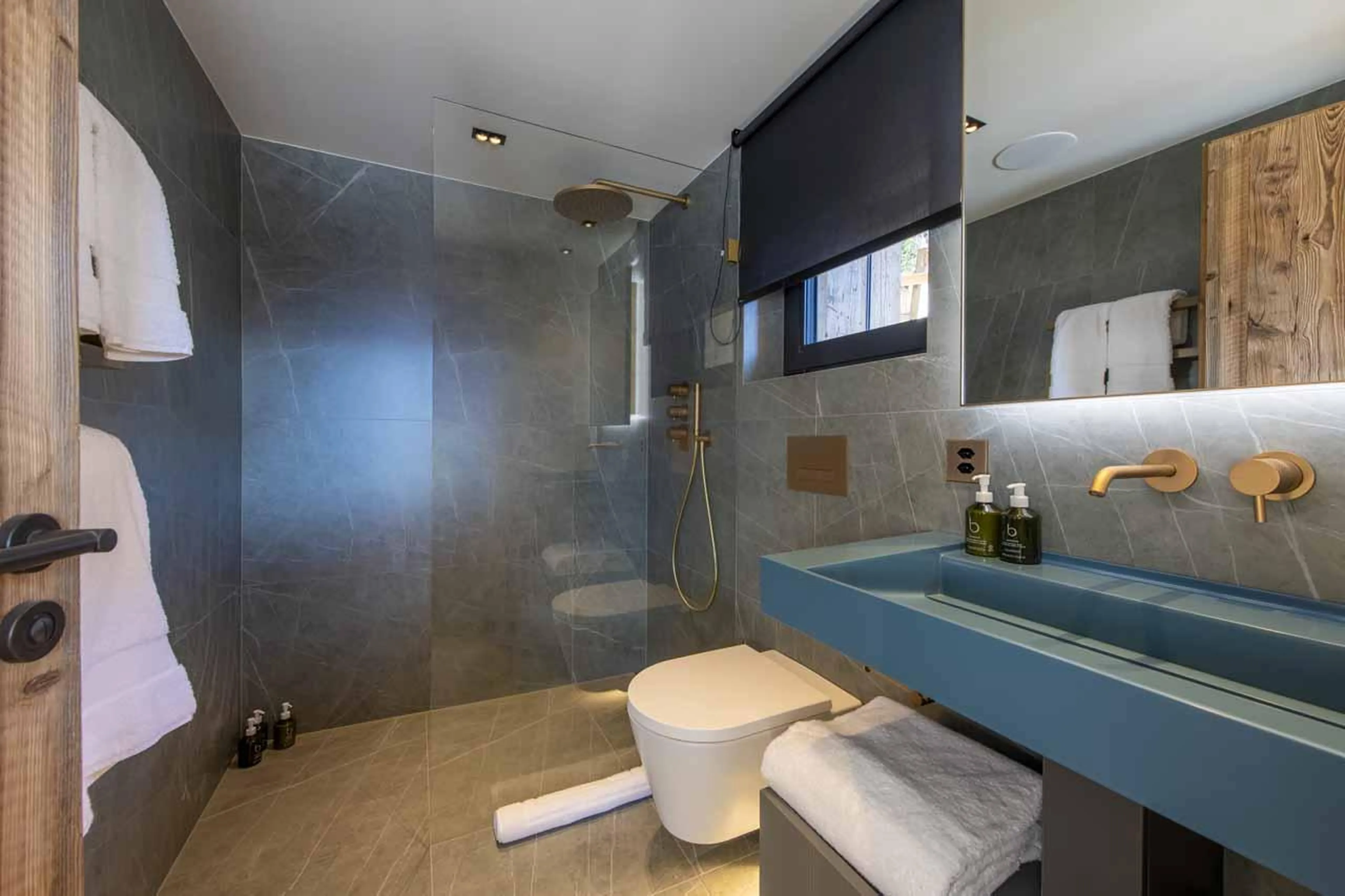 Shower room in Chalet Kitsilano, Verbier