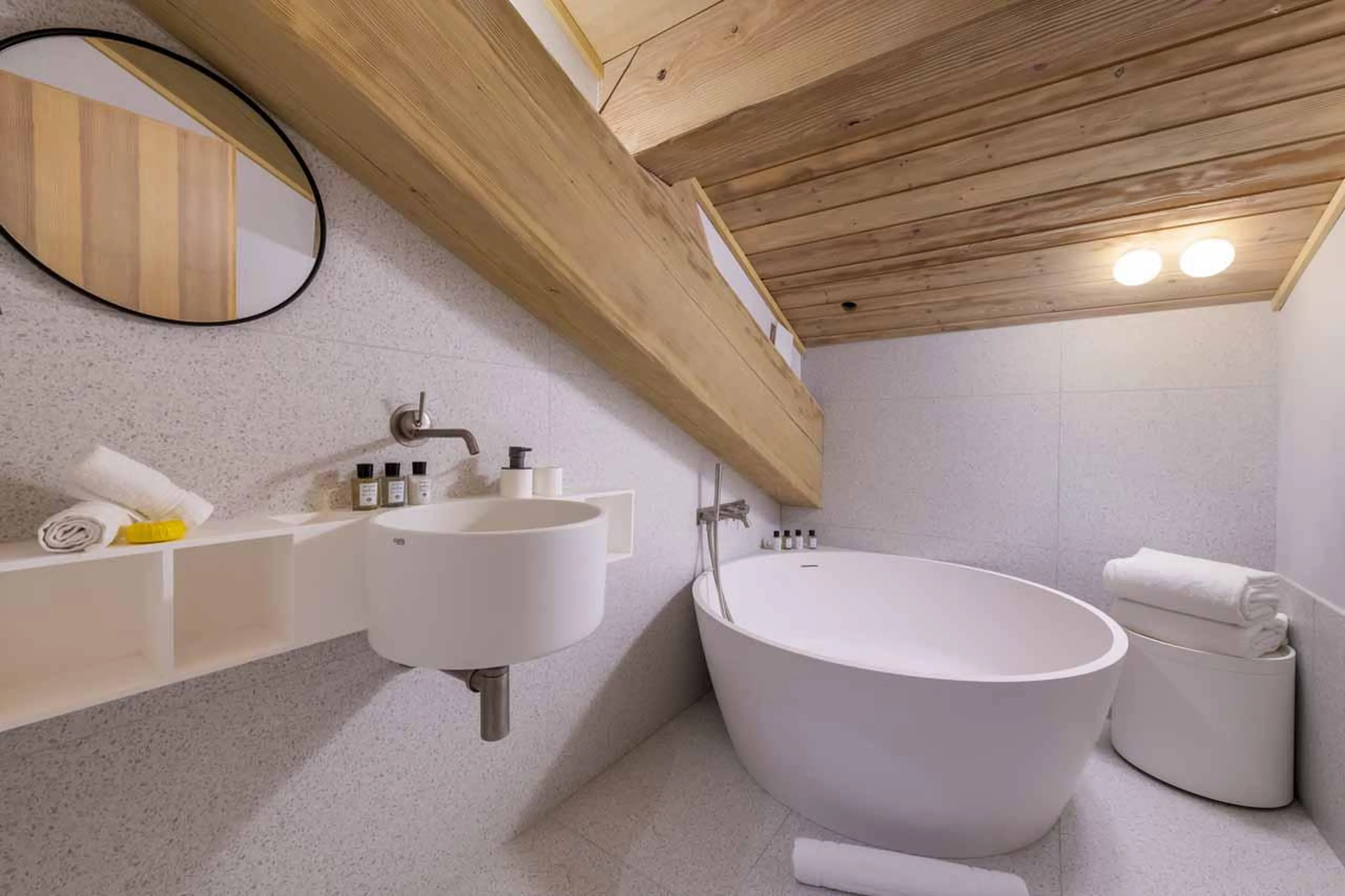 Separate bathroom at Chalet Kitsune in Val d'Isere