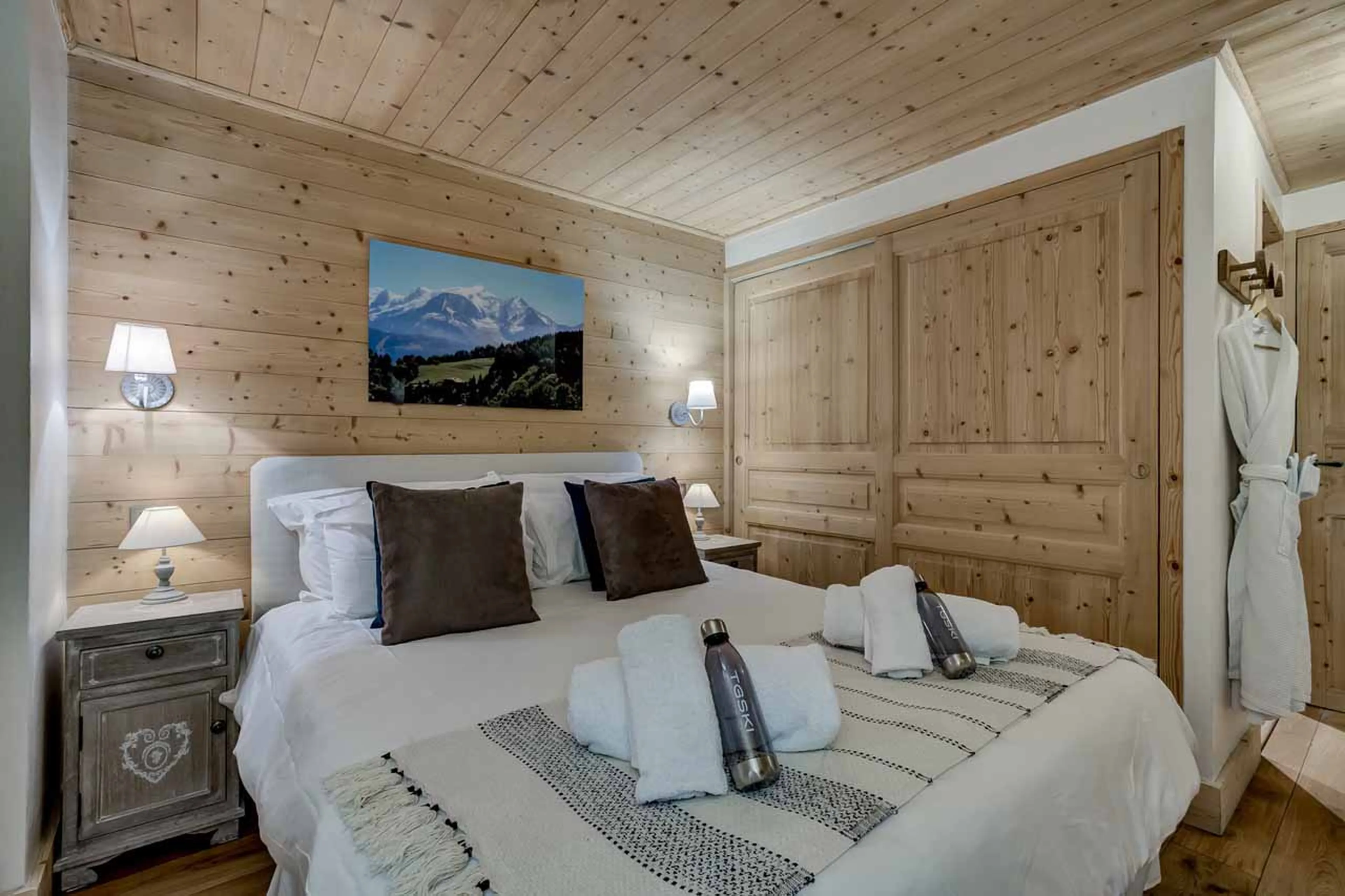 Bedroom four at Chalet La Chouette in Meribel