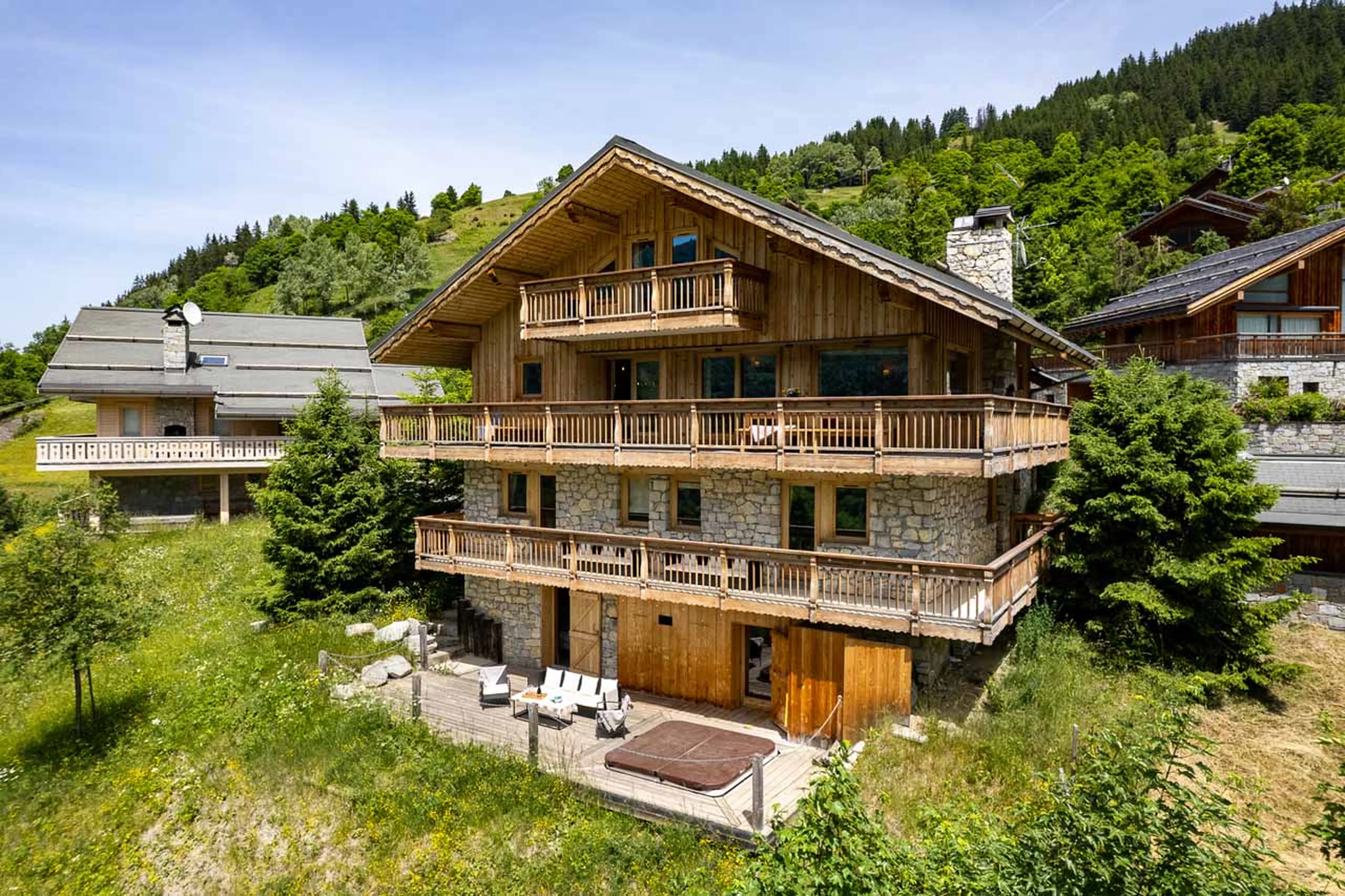 SUnken hot tub on terrace of Chalet La Chouette in Meribel