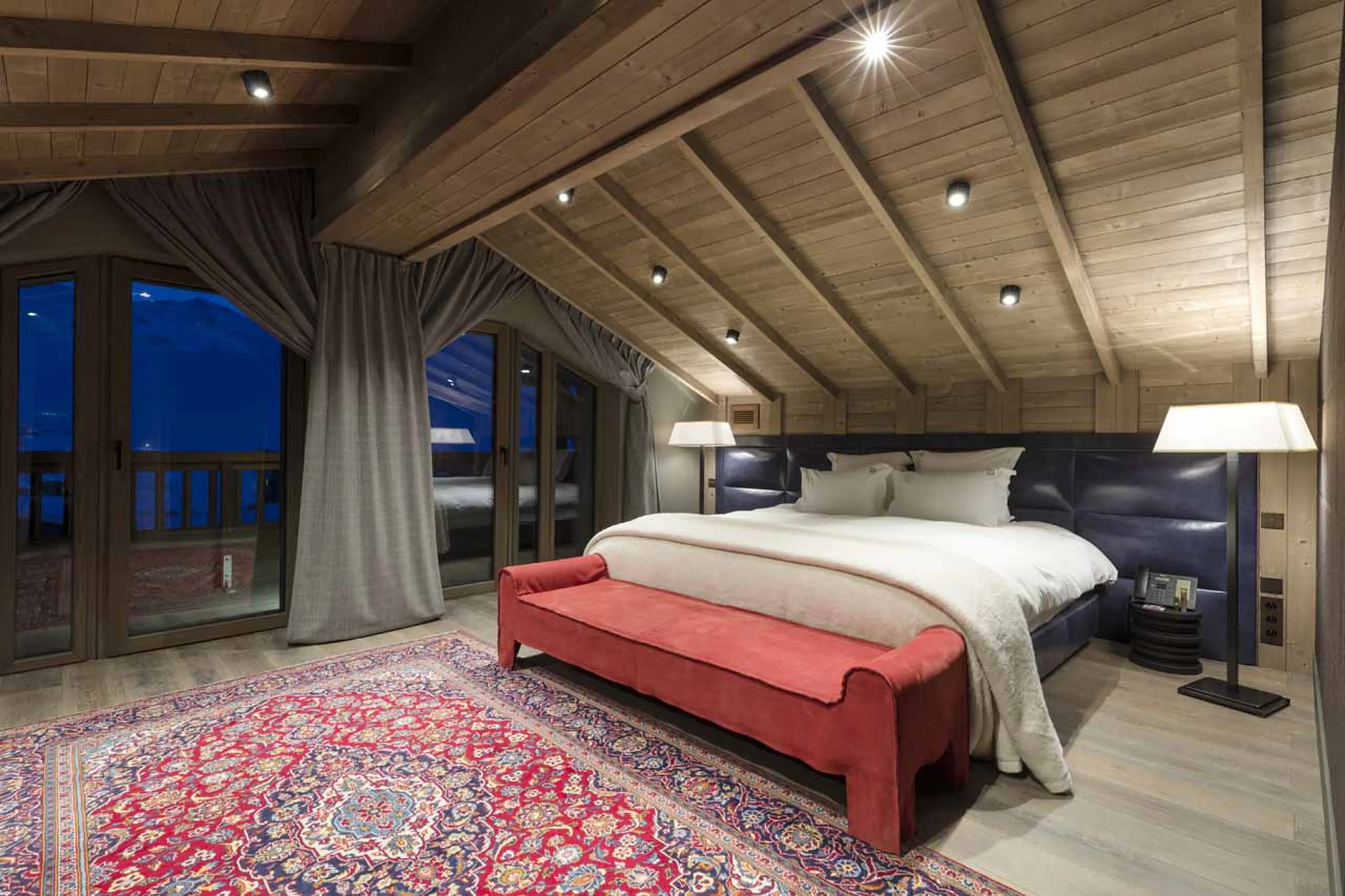 Suite 1 bedroom 6 at Chalet La Datcha in Val Thorens