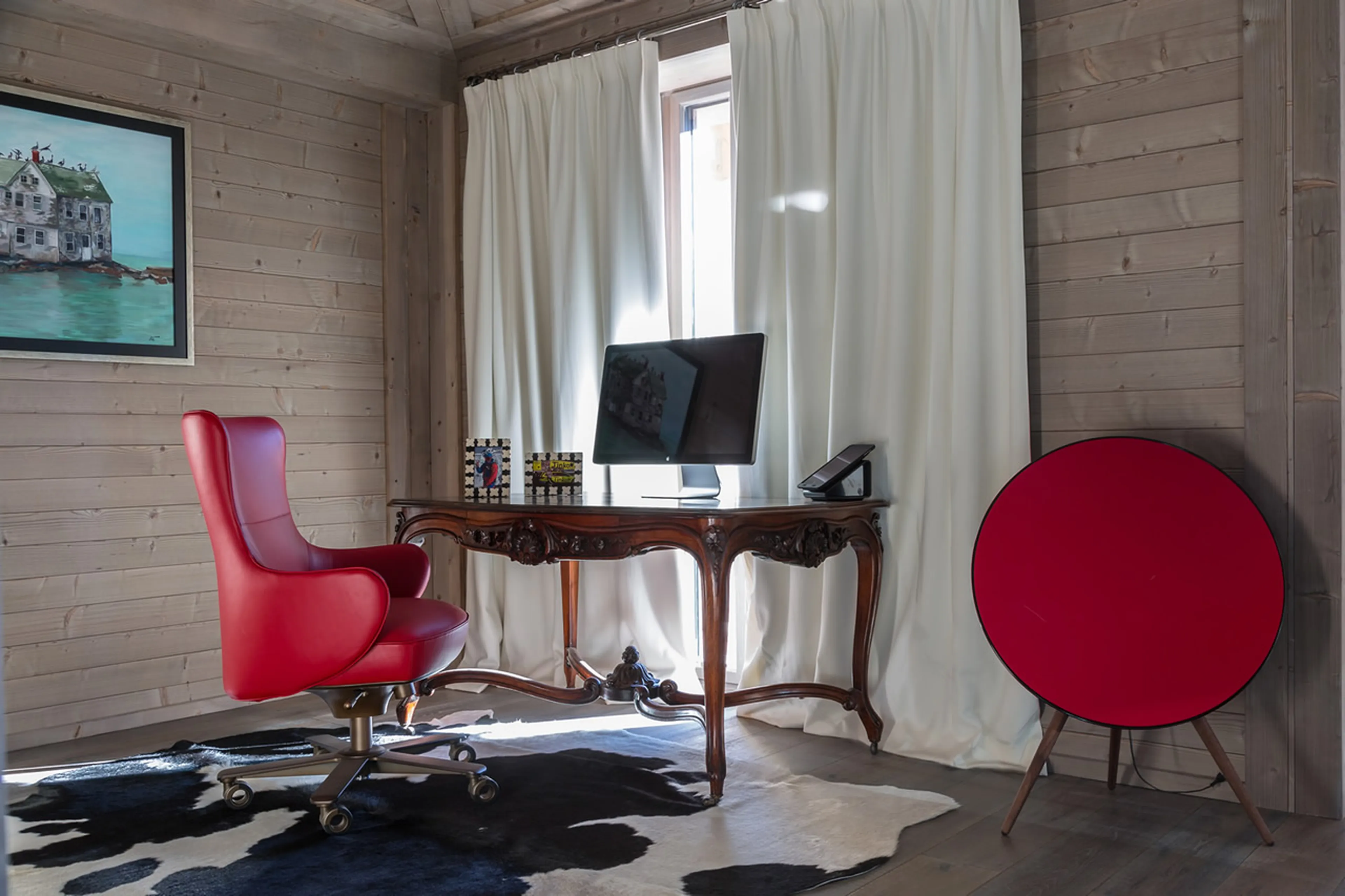 Suite 1, office area on third floor of Chalet La Datcha in Val Thorens