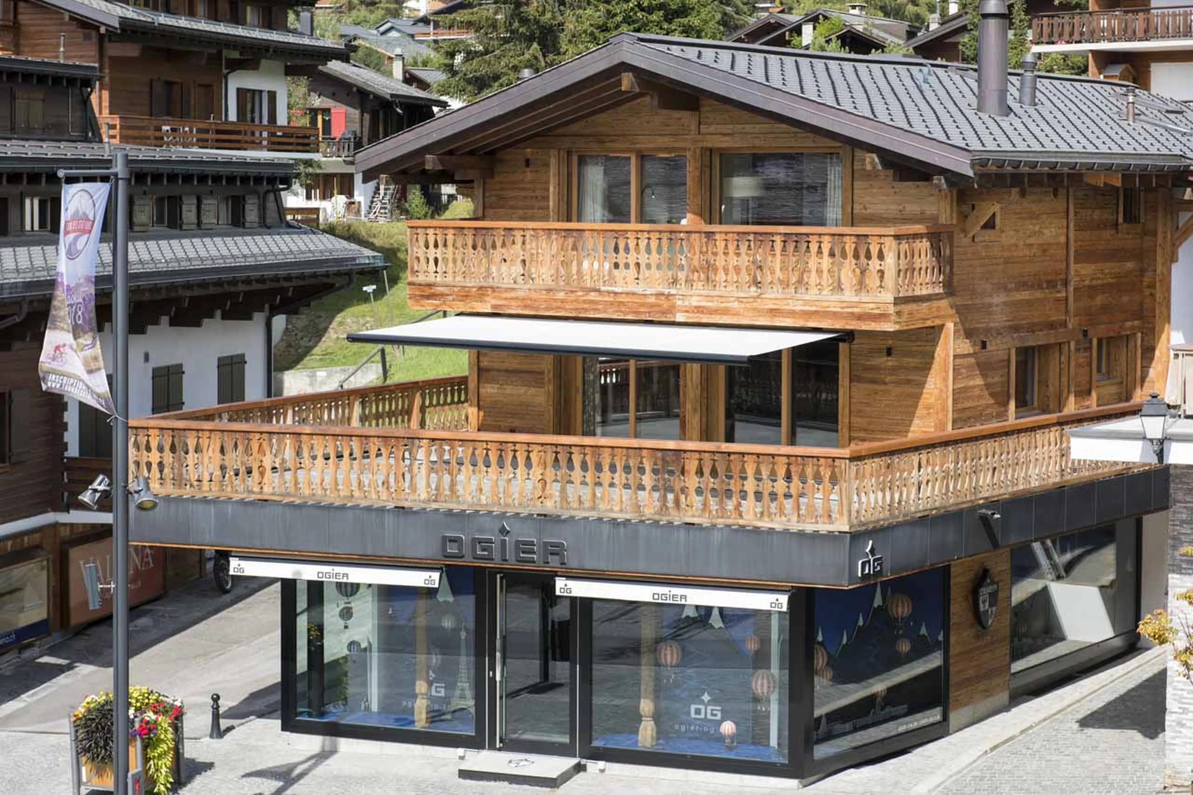 Exterior of Chalet La Datcha in Verbier in summer