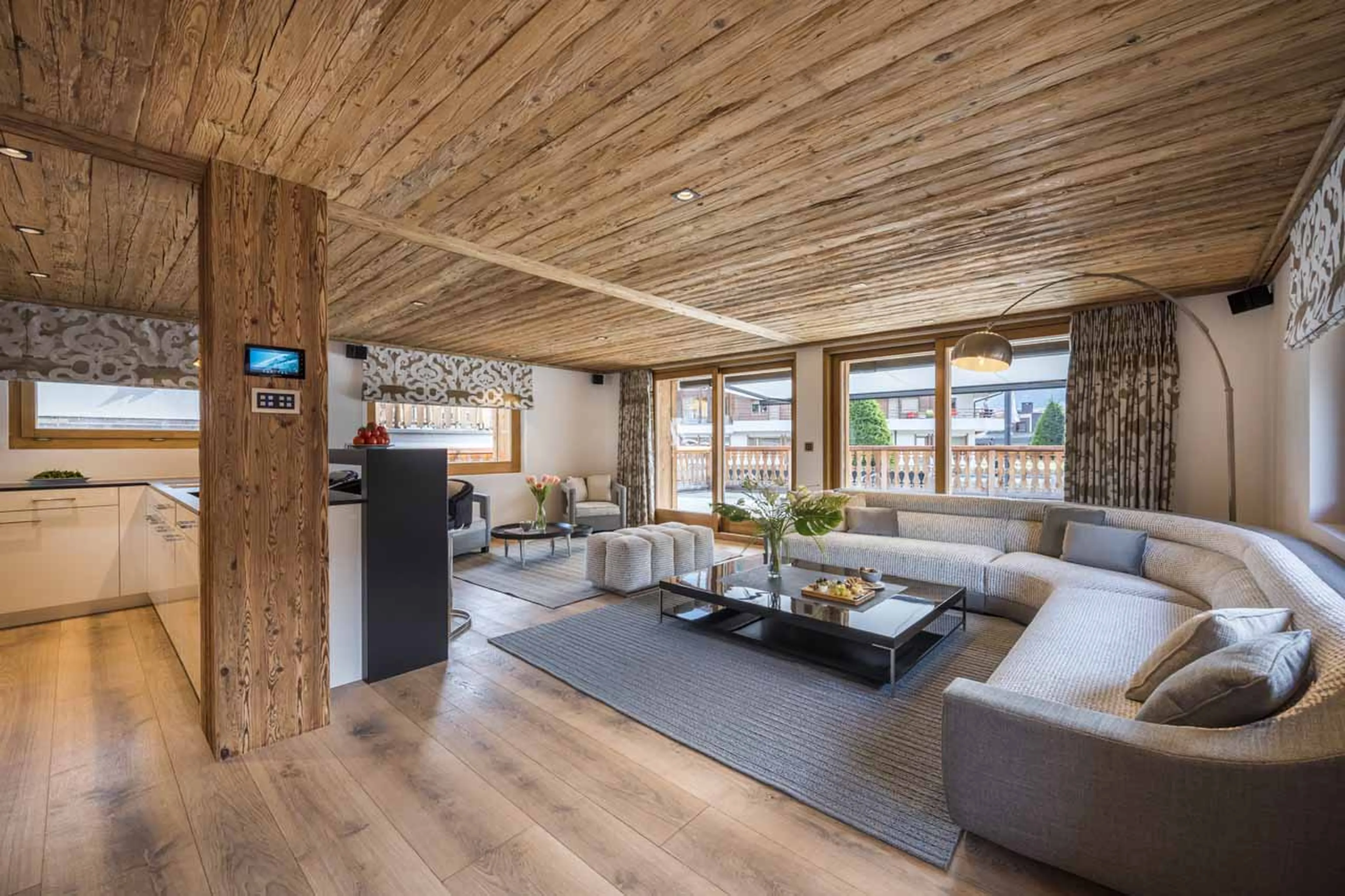 Open plan living room at Chalet La Datcha in Verbier