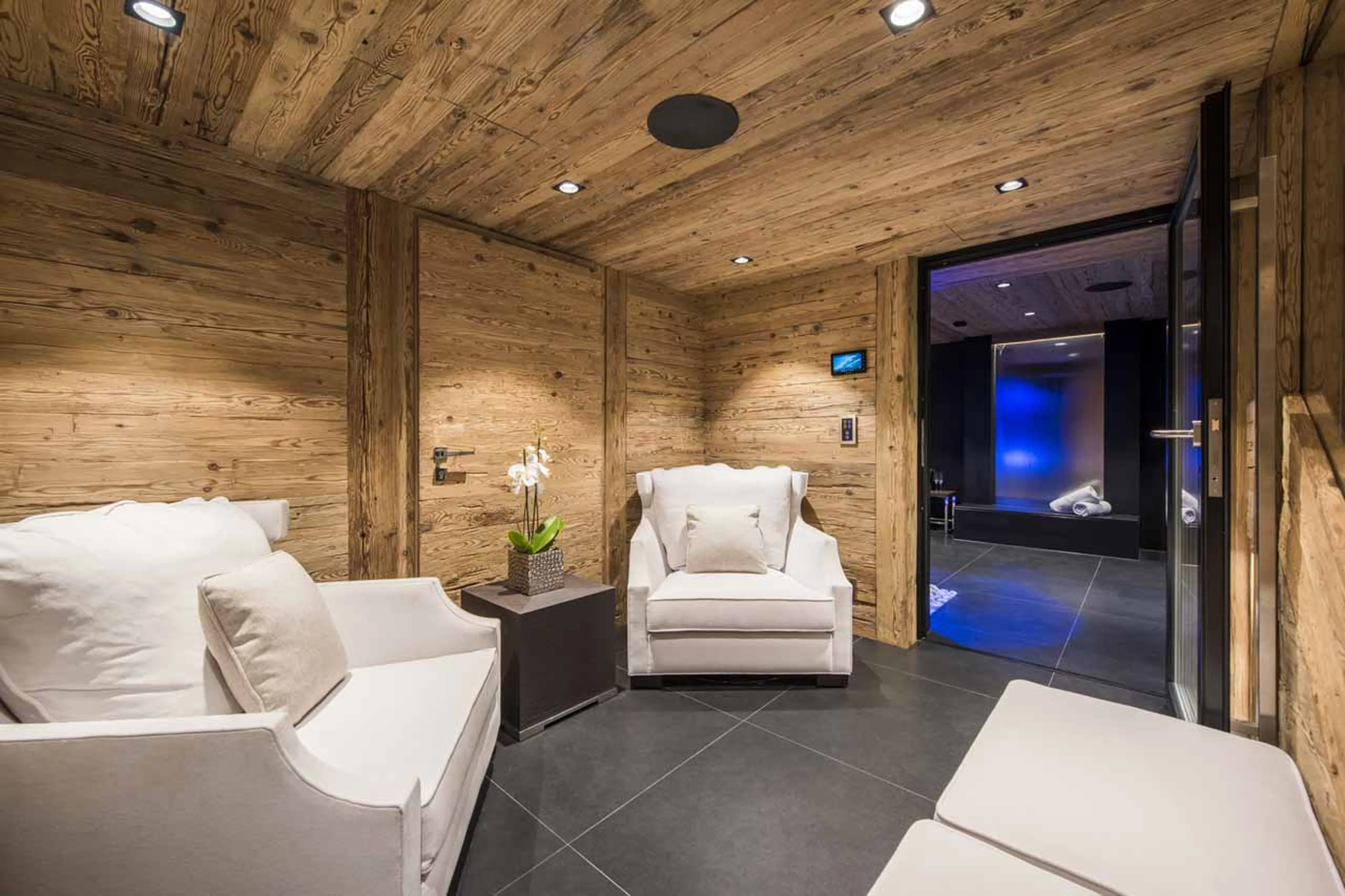 Spa lounge at Chalet La Datcha in Verbier
