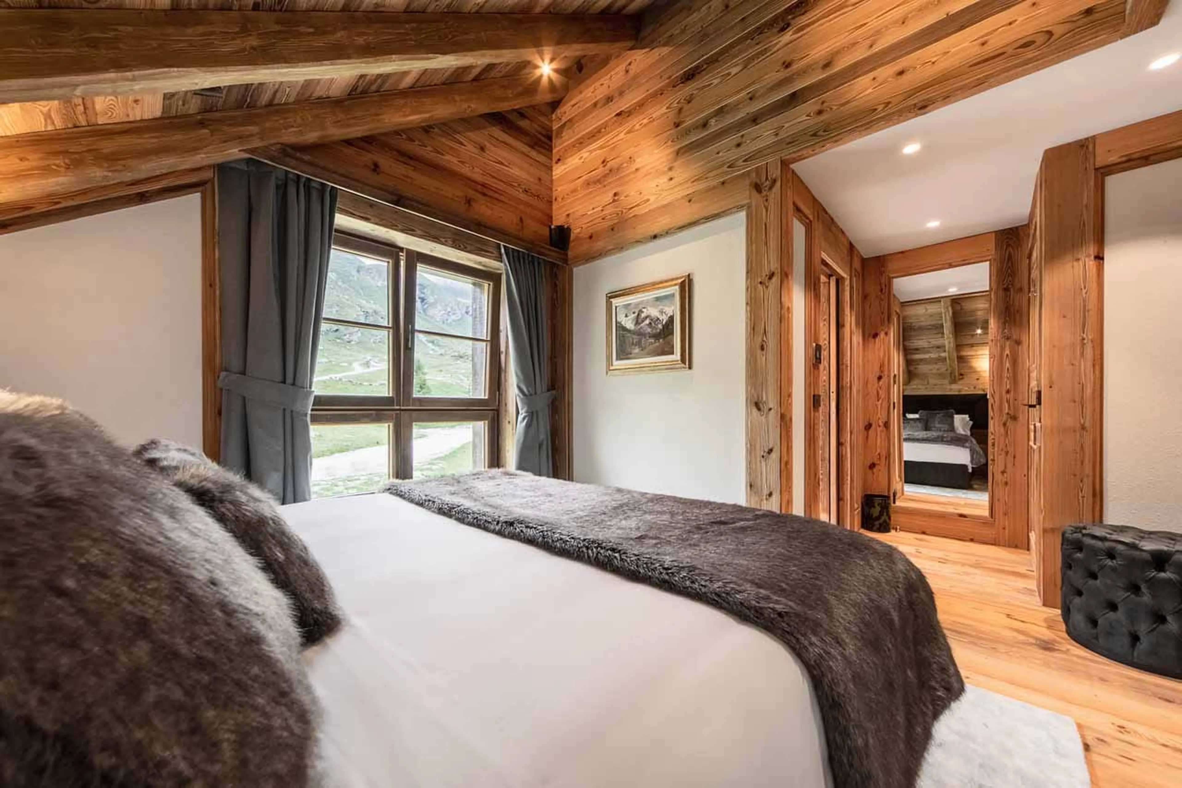 Bedroom six at Chalet La Fenice in Breuil-Cervinia