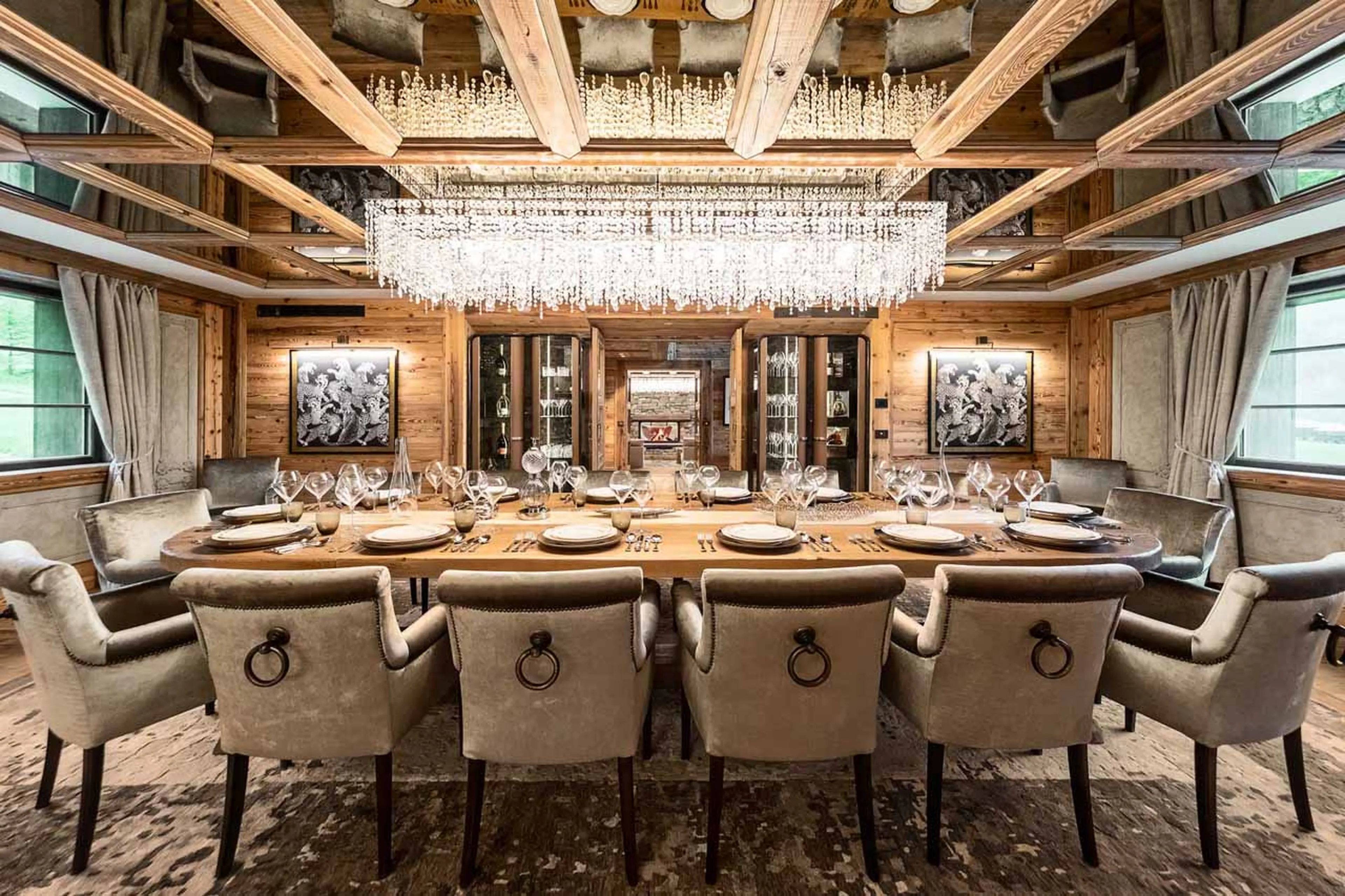Dining room at Chalet La Fenice in Breuil-Cervinia