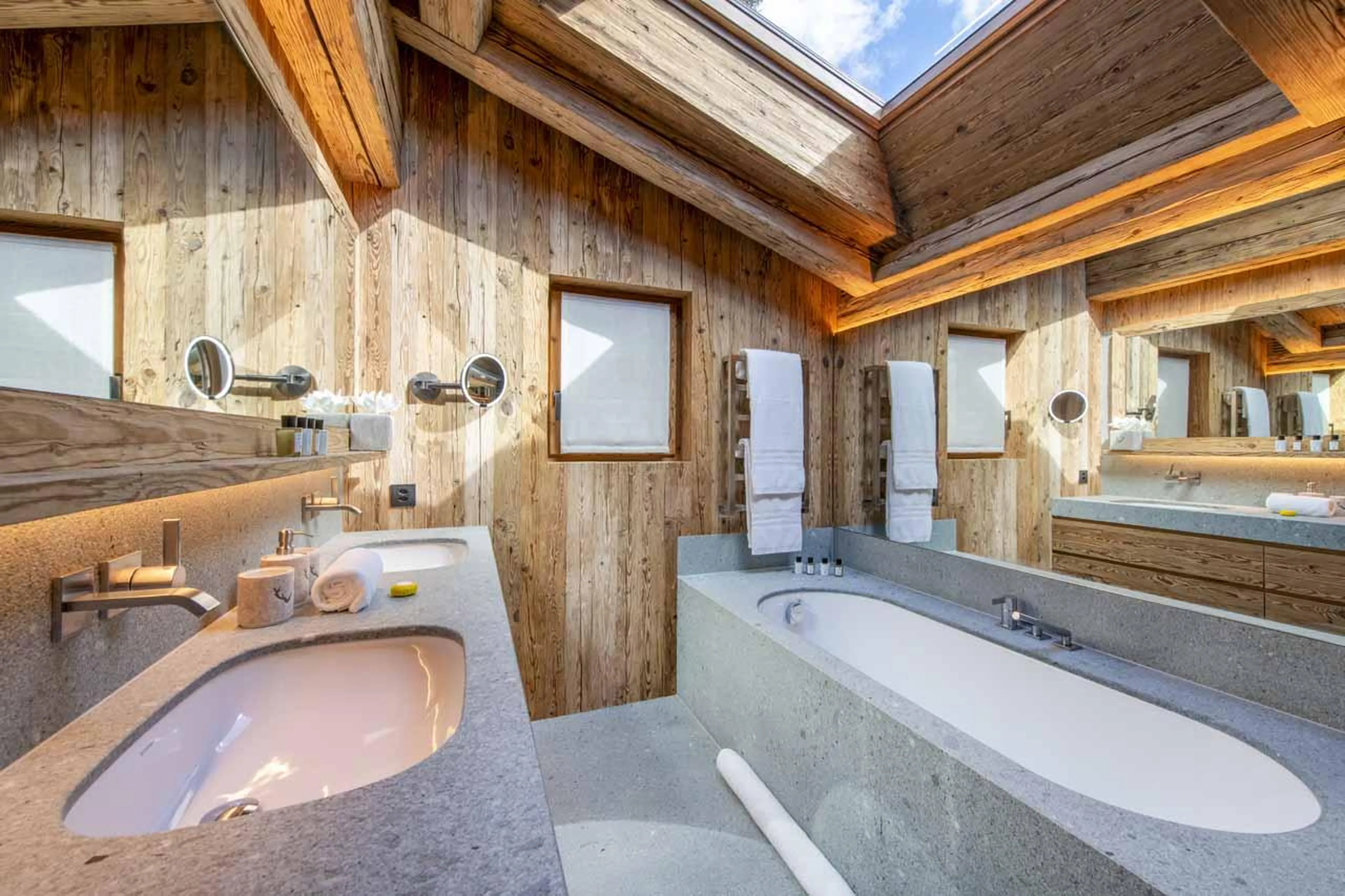Double basin in bathroom in Chalet La Rochette, Verbier