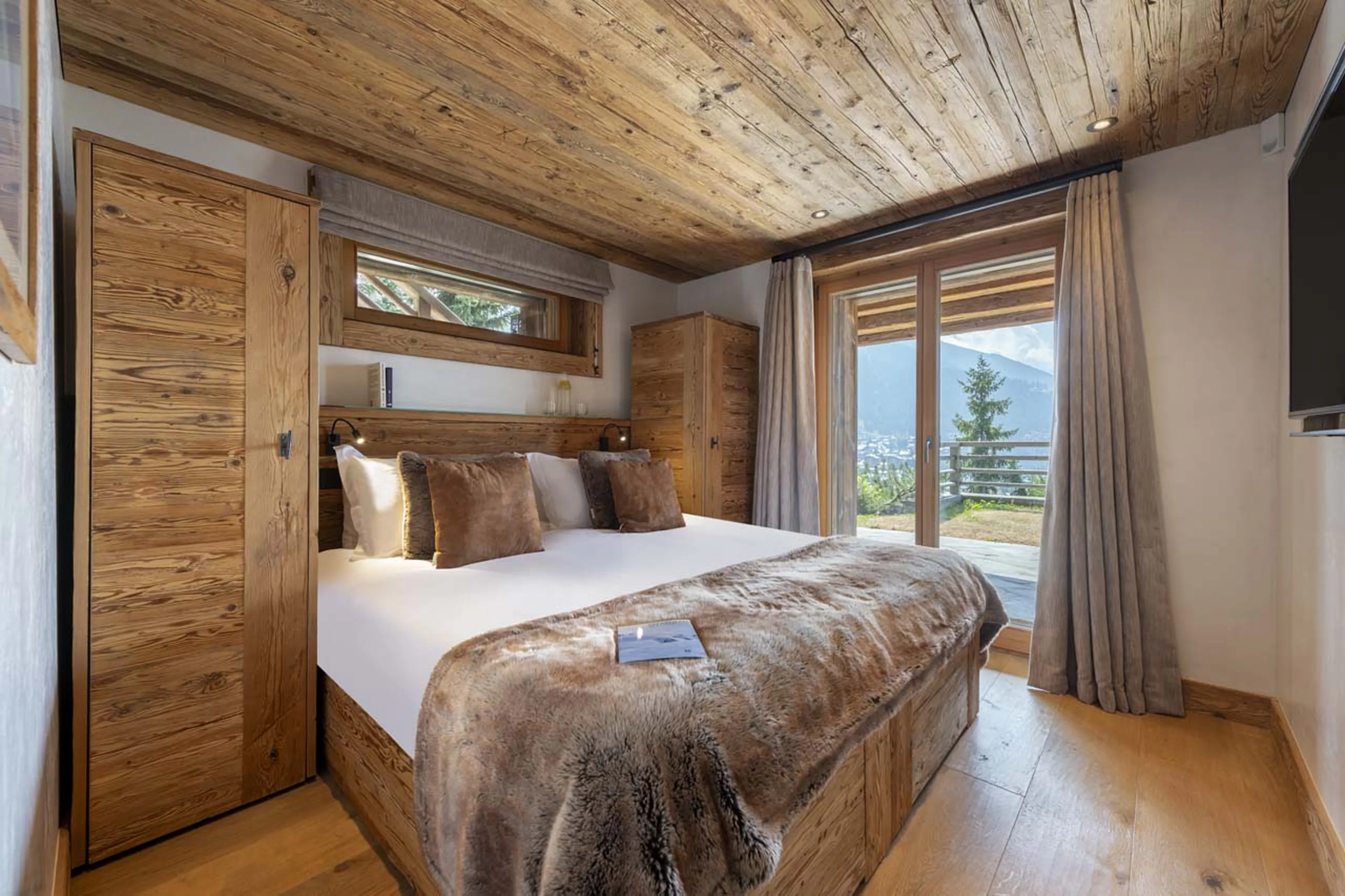 Twin/double bedroom in Chalet La Vigne in Verbier