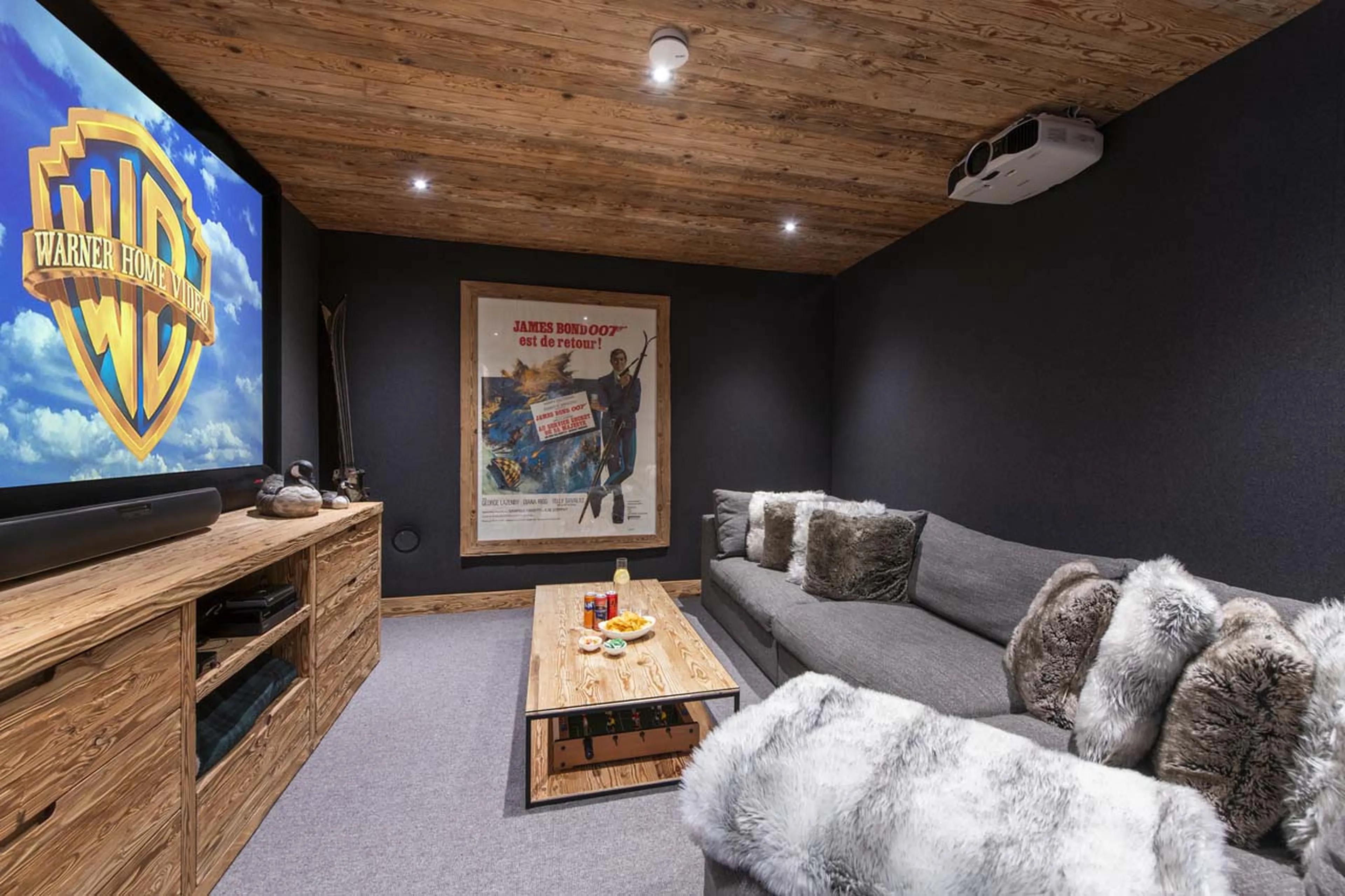 Home cinema in Chalet Le Vigne in Verbier