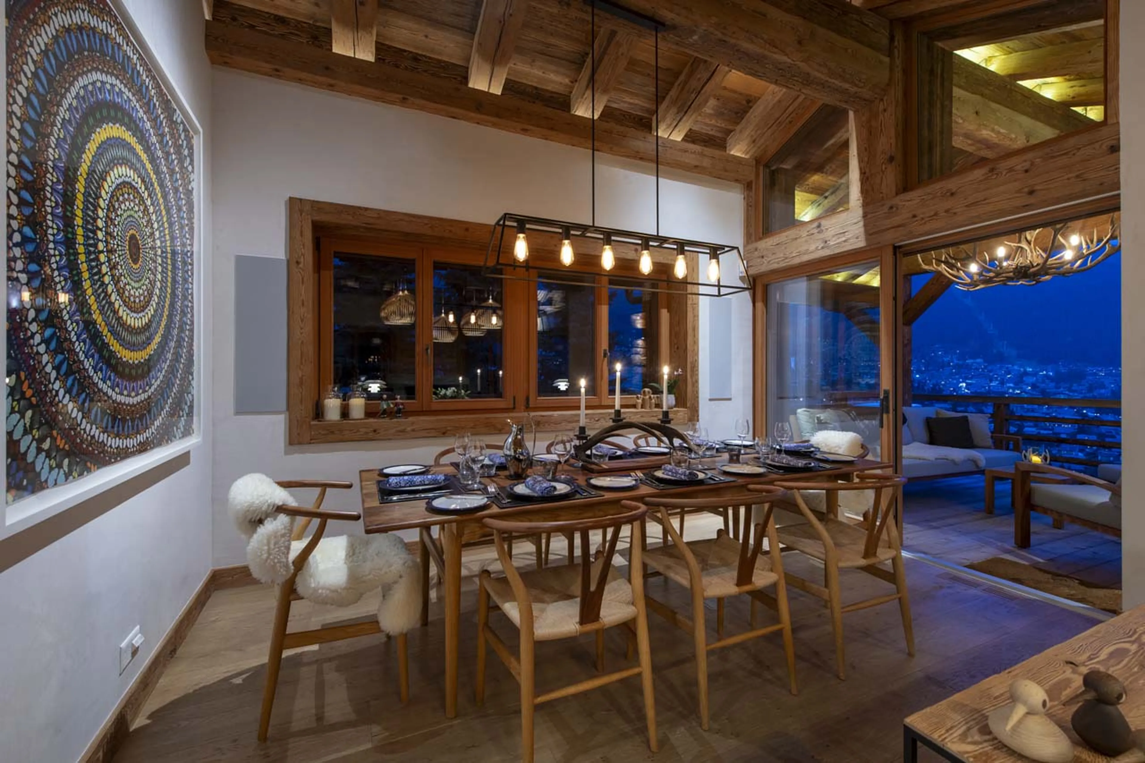Dining table in Chalet La Vigne in Verbier